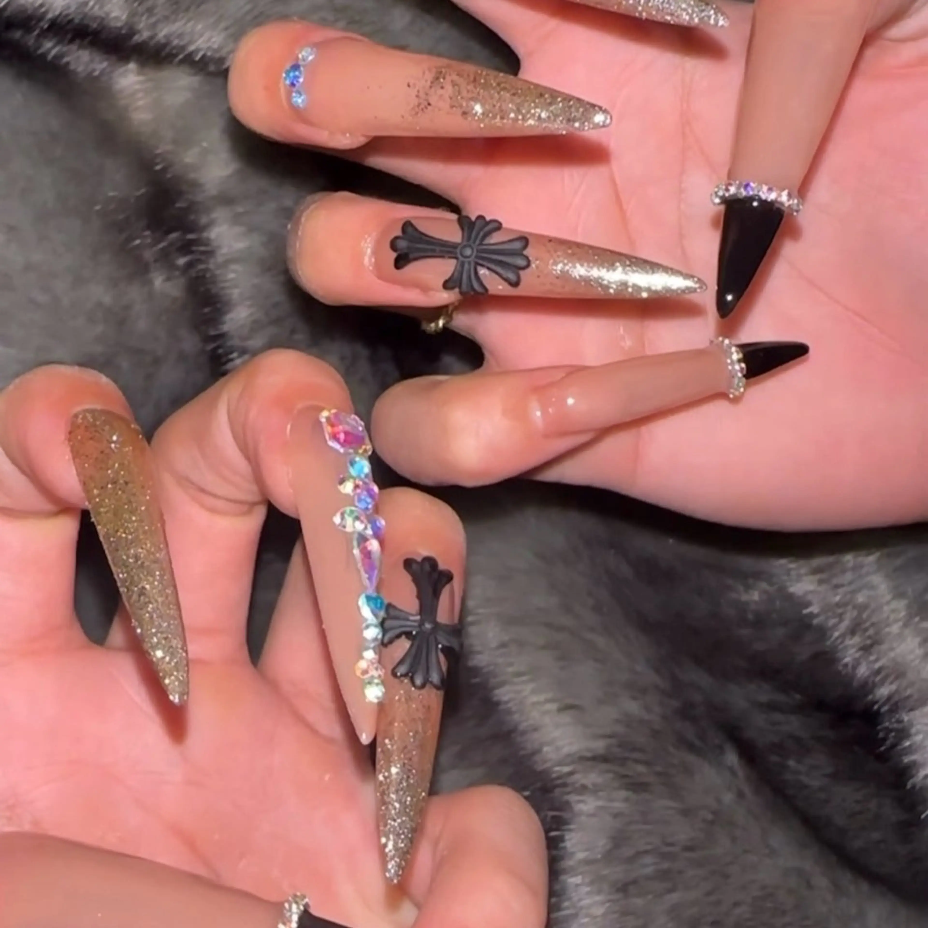 ネイル ゴージャス ハンドネイル Lian hair&facial所属・中井 咲華のネイルデザイン