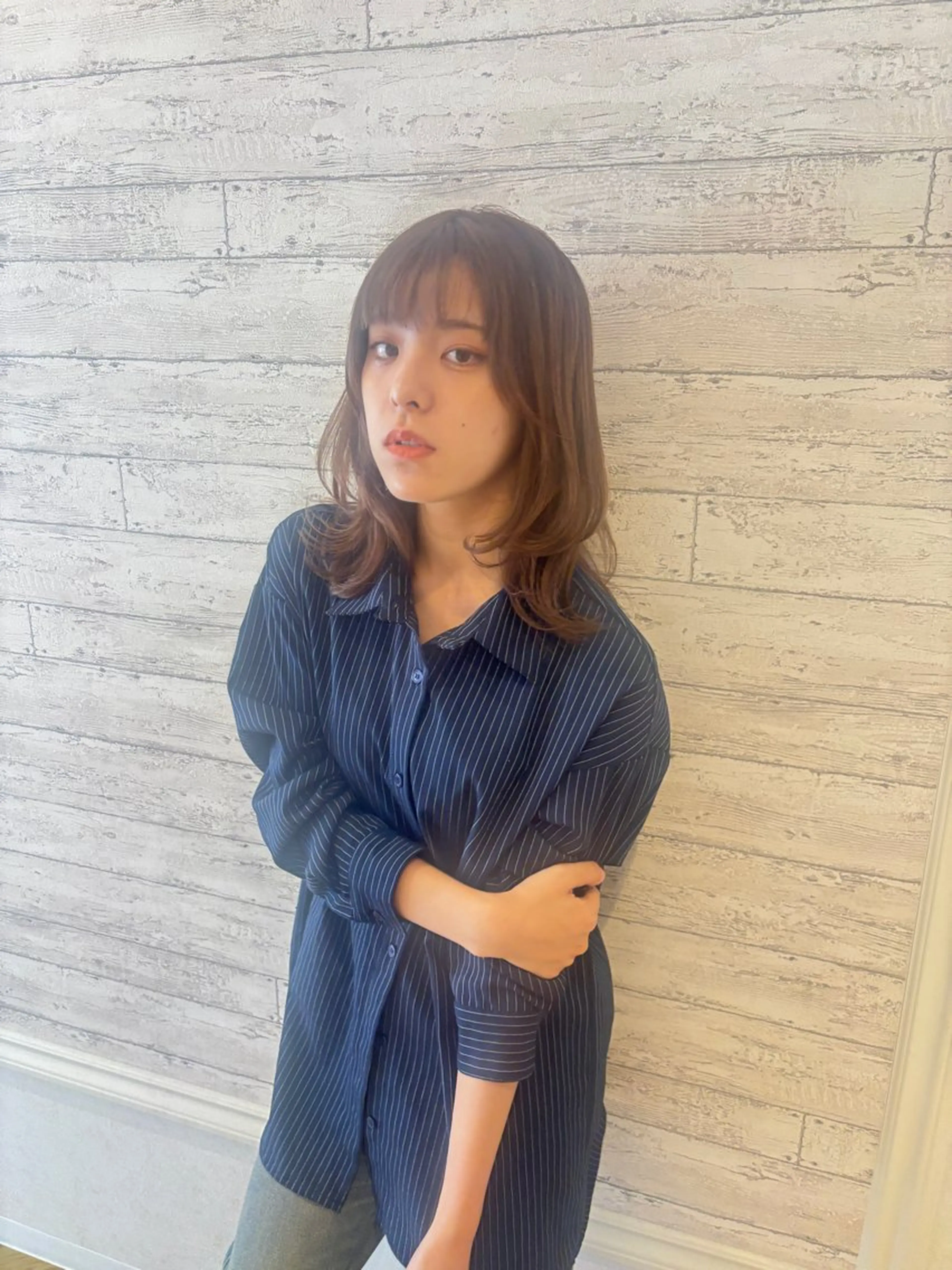 ミディアム カット 朝尾 愛花のヘアスタイル