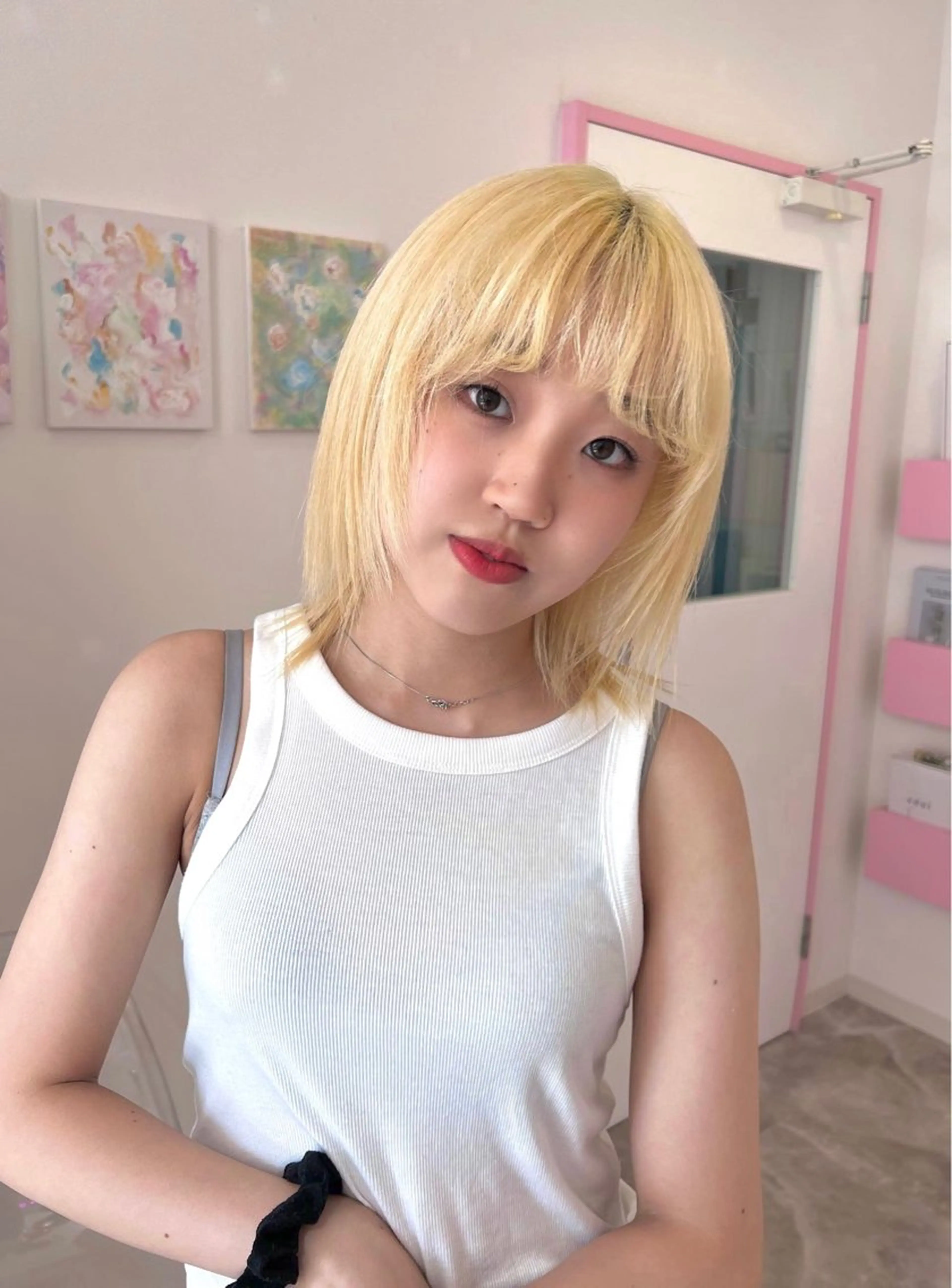 セミロング ハイトーン♡ブリーチ ♡エクステ♡nanaのヘアスタイル