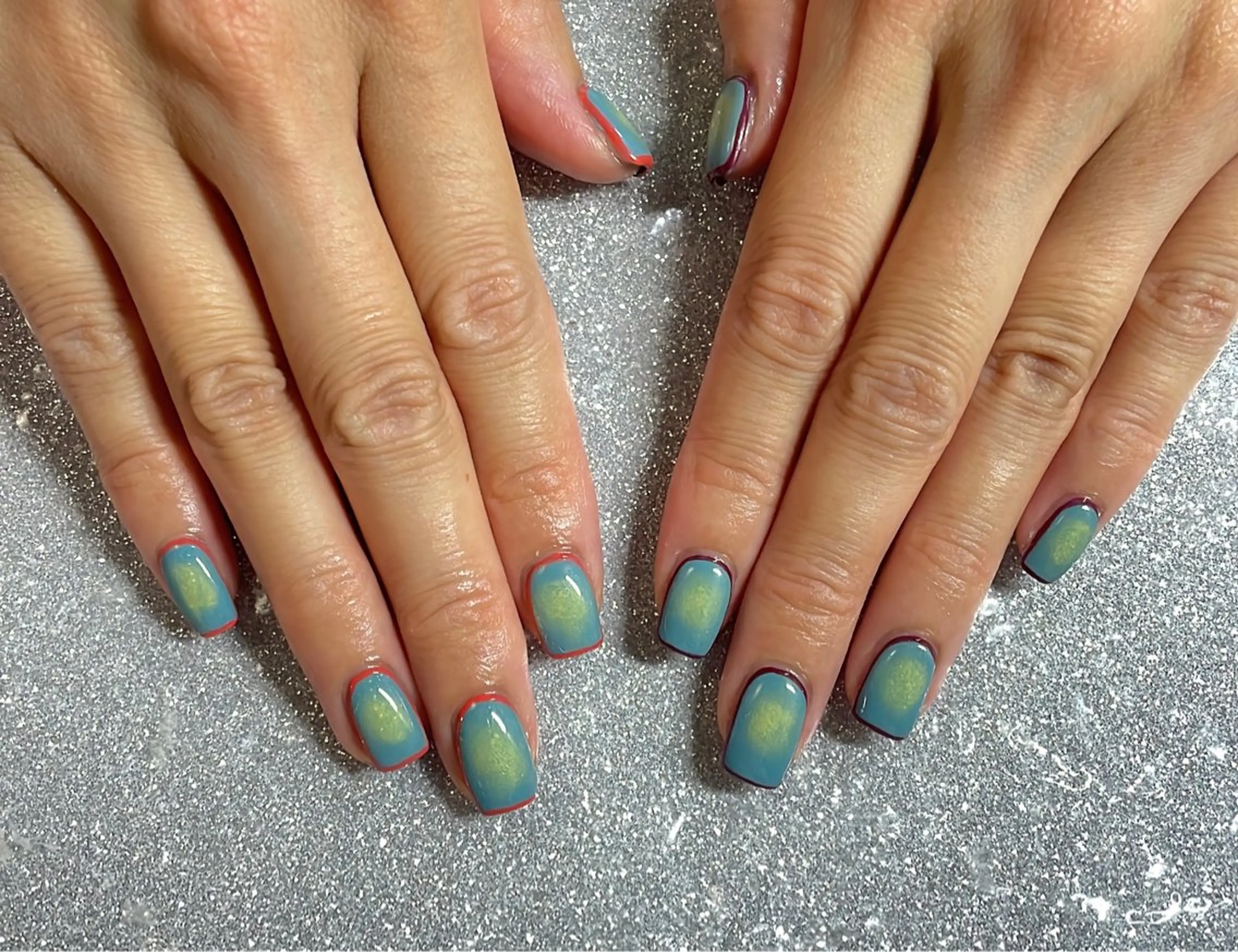 ネイル ハンドネイル VIERU 🌈🎀💖のネイルデザイン