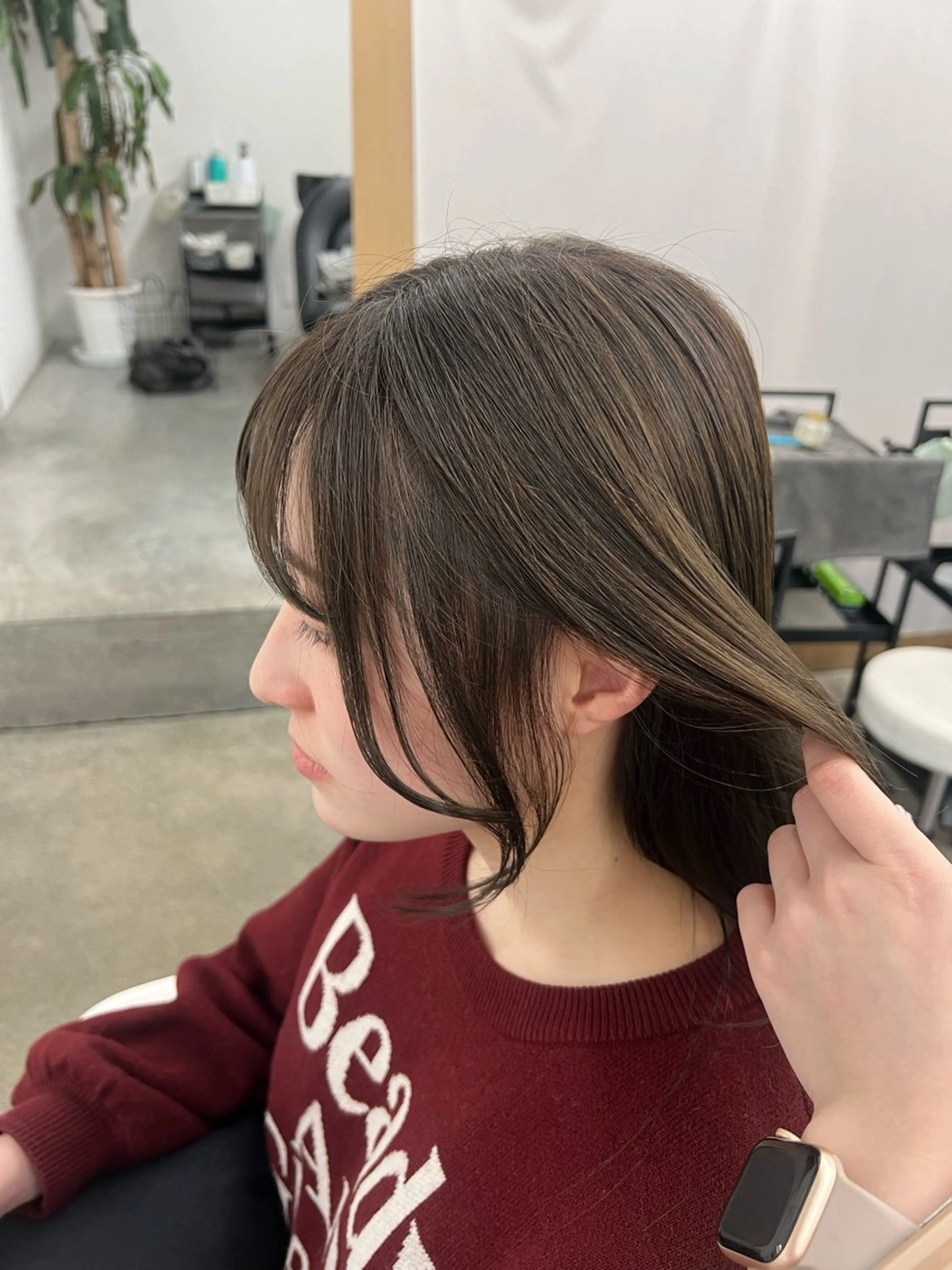 ロング カラー 顔周りカット 韓国風ヘア build所属・秋山 花音のヘアスタイル