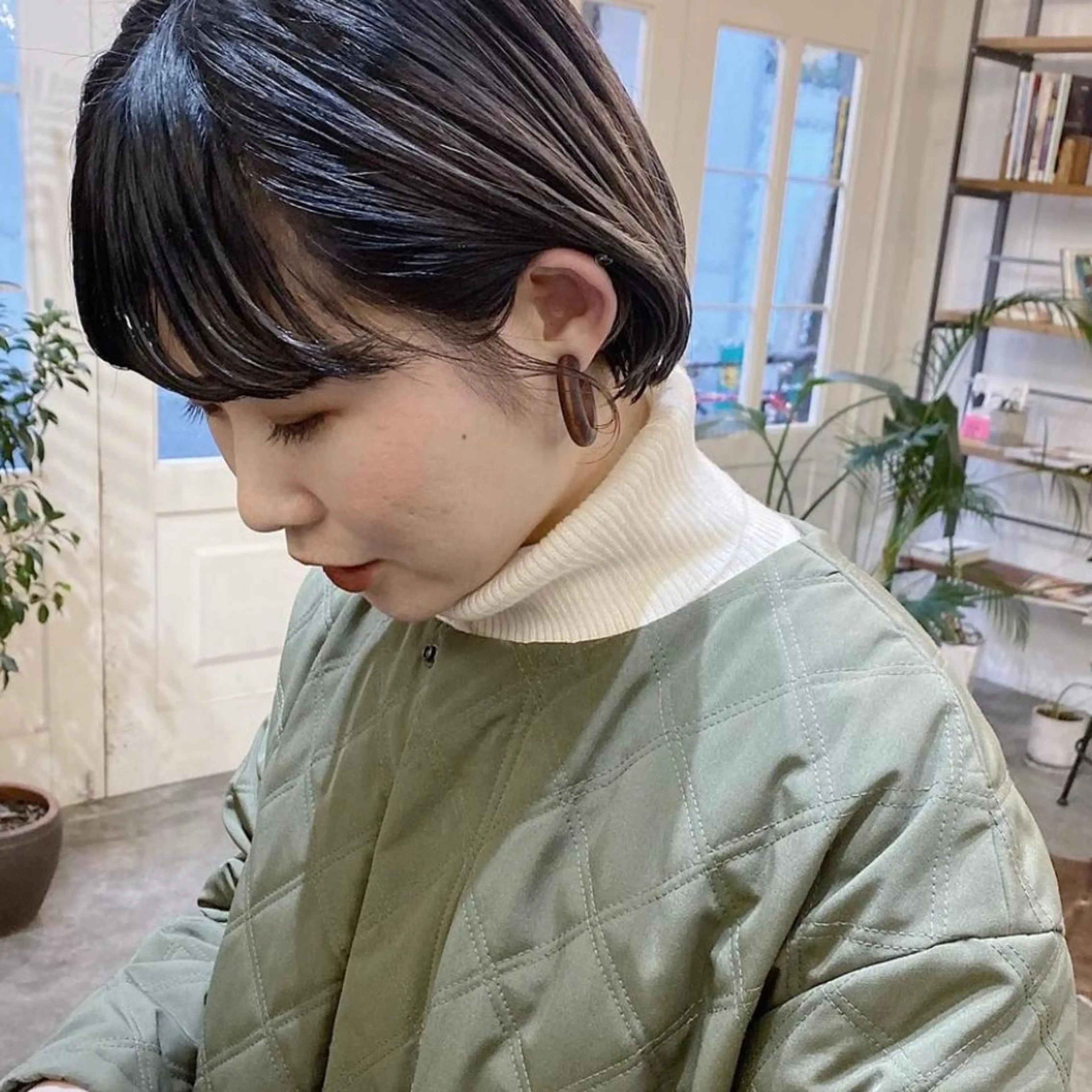 ショート カラー ベージュカラー グラデーションカラー ハイトーンカラー デザインカラー🥂 YUKAのヘアスタイル