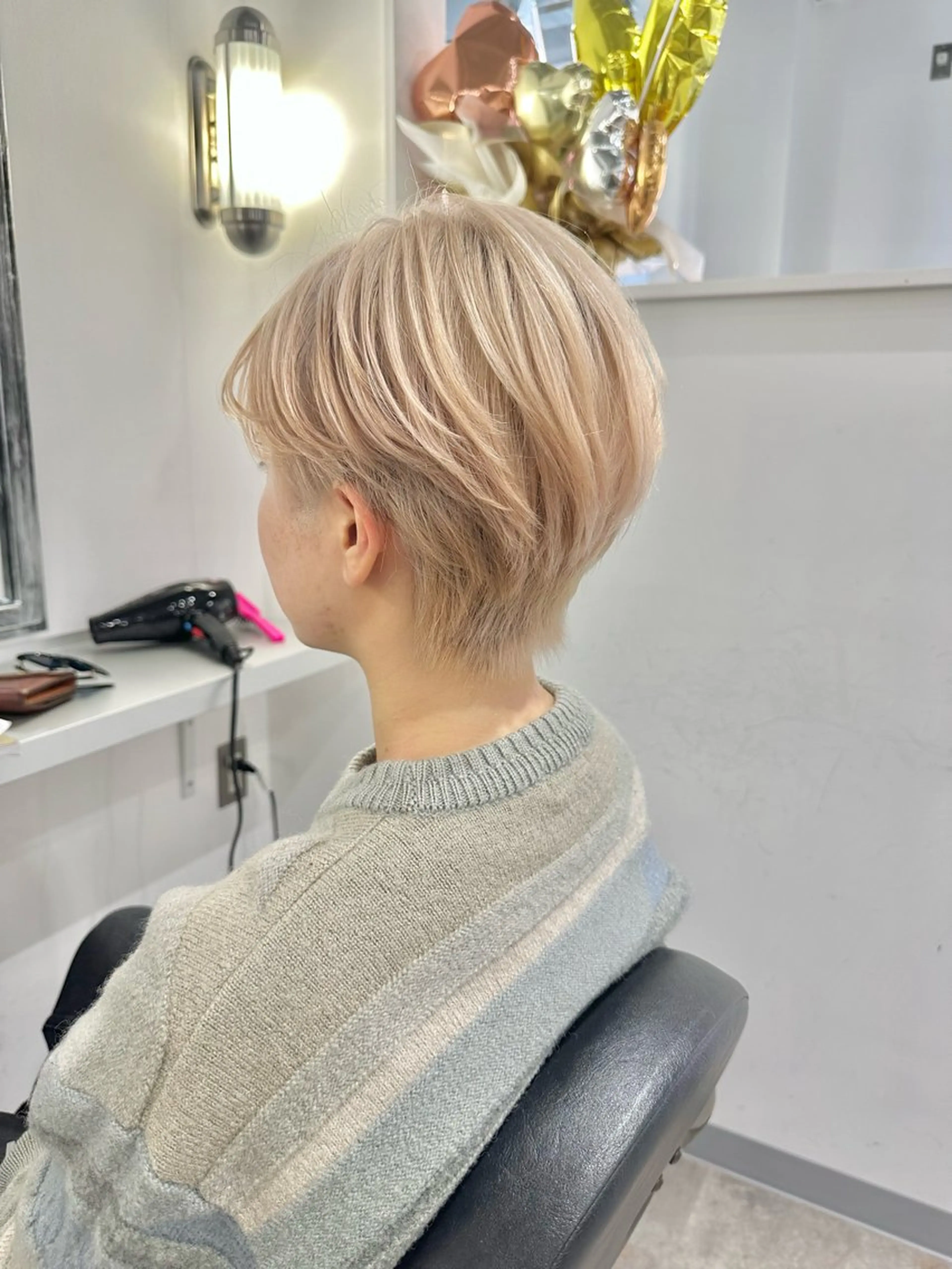 ショート カラー ハイトーンカラー ショートヘア 篠崎 佑季のヘアスタイル