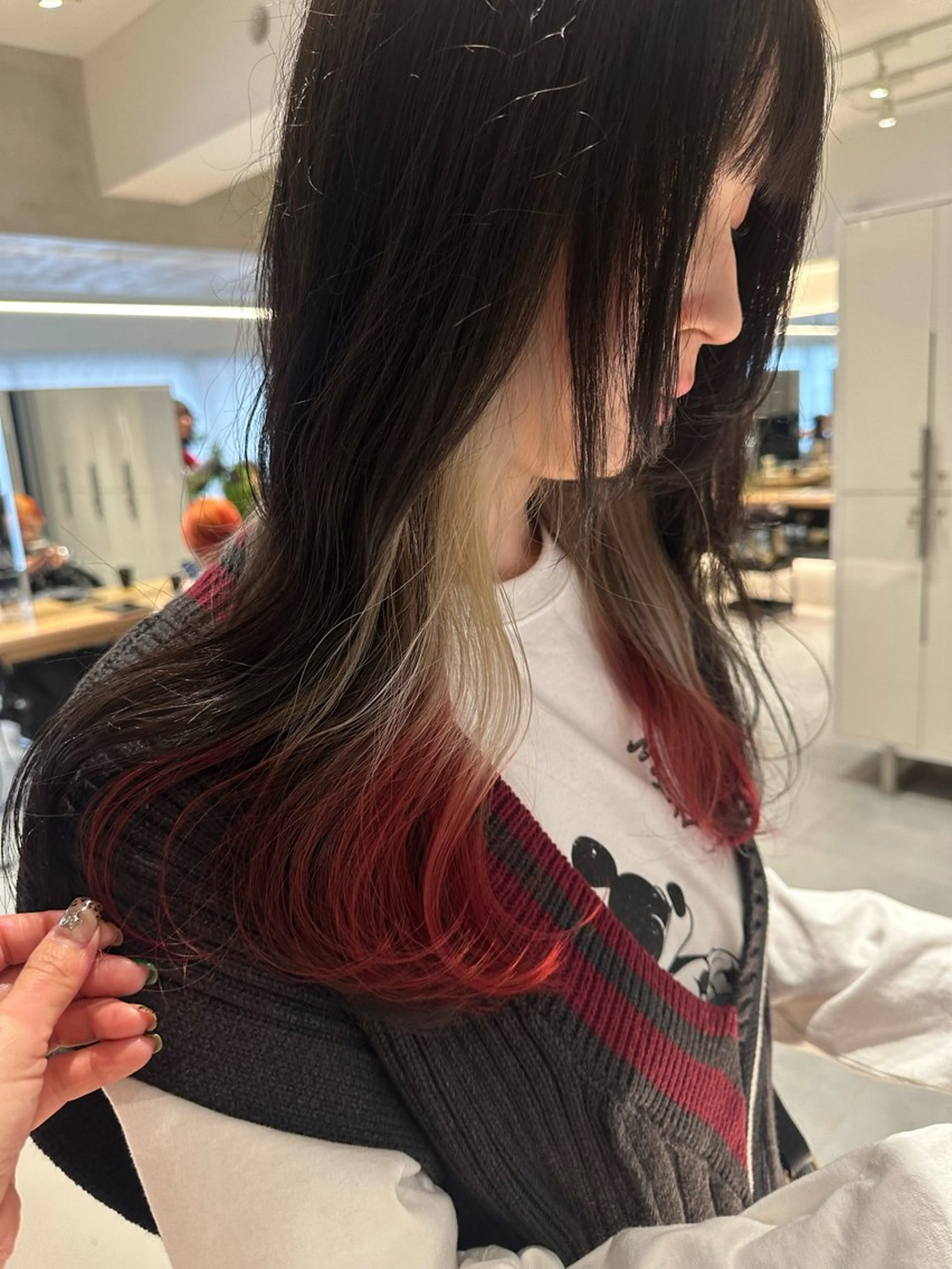 ロング カラー ヘアアレンジ ヘアカラー トリートメント 垢抜け韓国風ヘア カラーMIKUのヘアスタイル