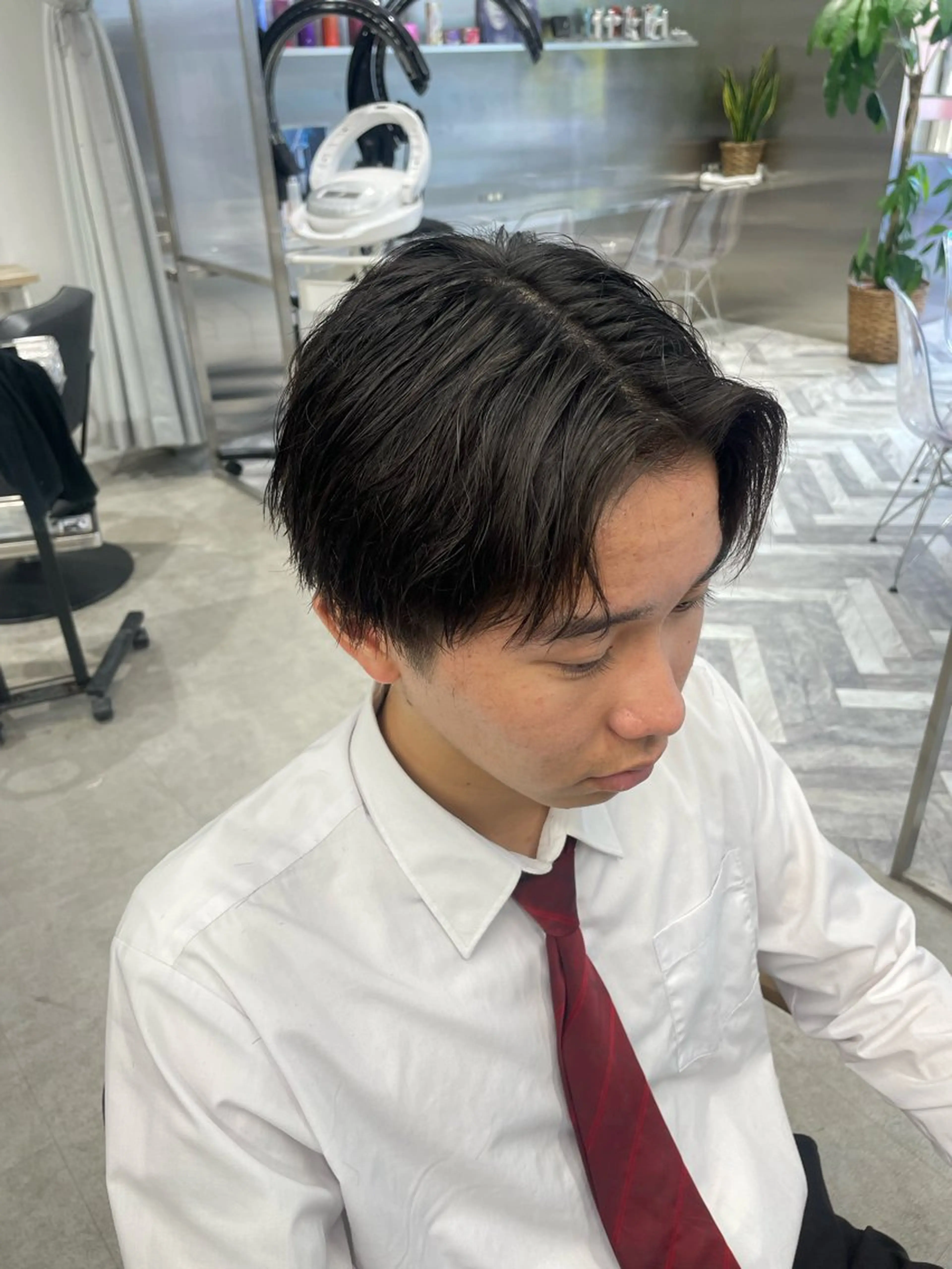 ショート メンズ メンズパーマ メンズツイストパーマ 波巻きパーマ ツイストパーマ カット カラーモデル⚡️ REONのヘアスタイル