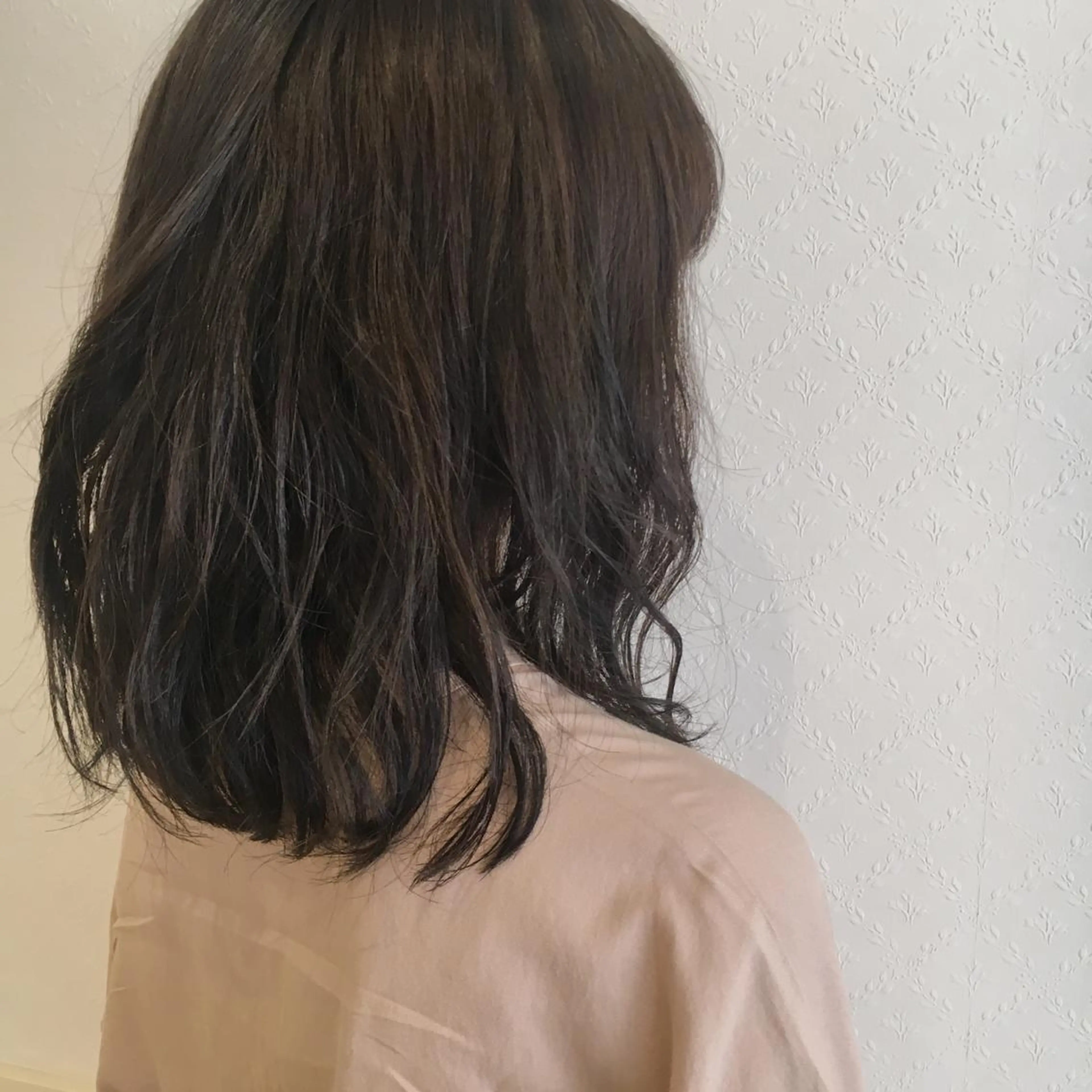 セミロング カラー 宮内 真乃のヘアスタイル