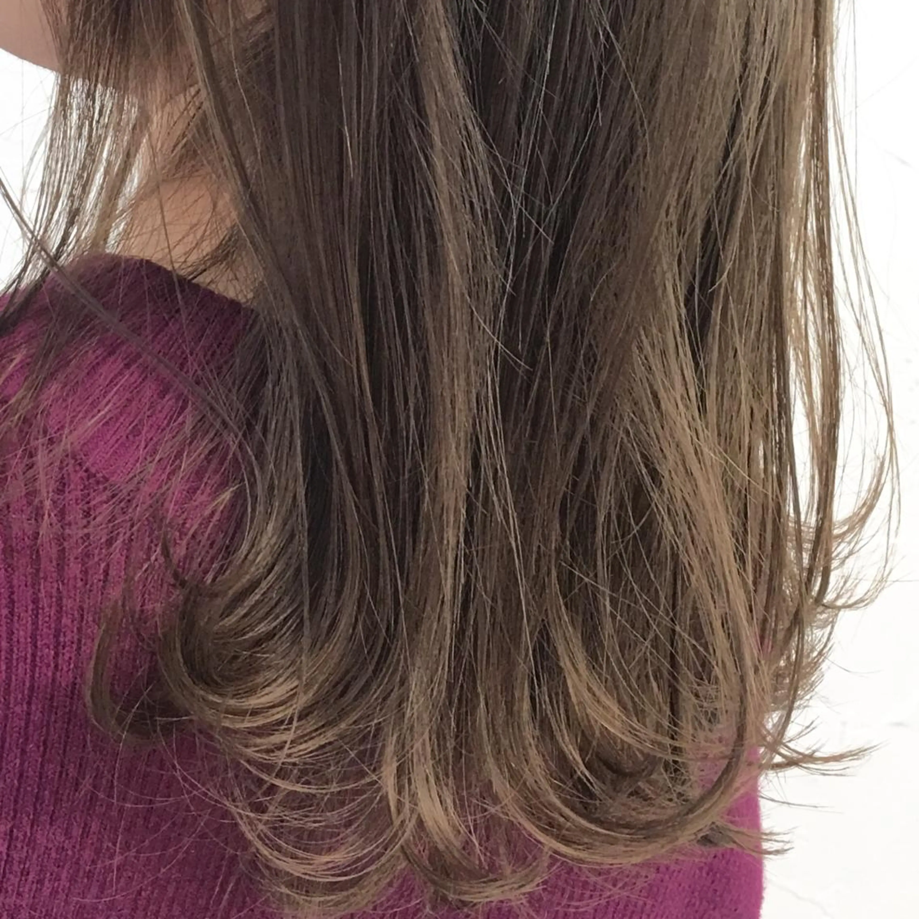 ミディアム カラー グレージュ 大人垢抜け ダブルカラーのヘアスタイル