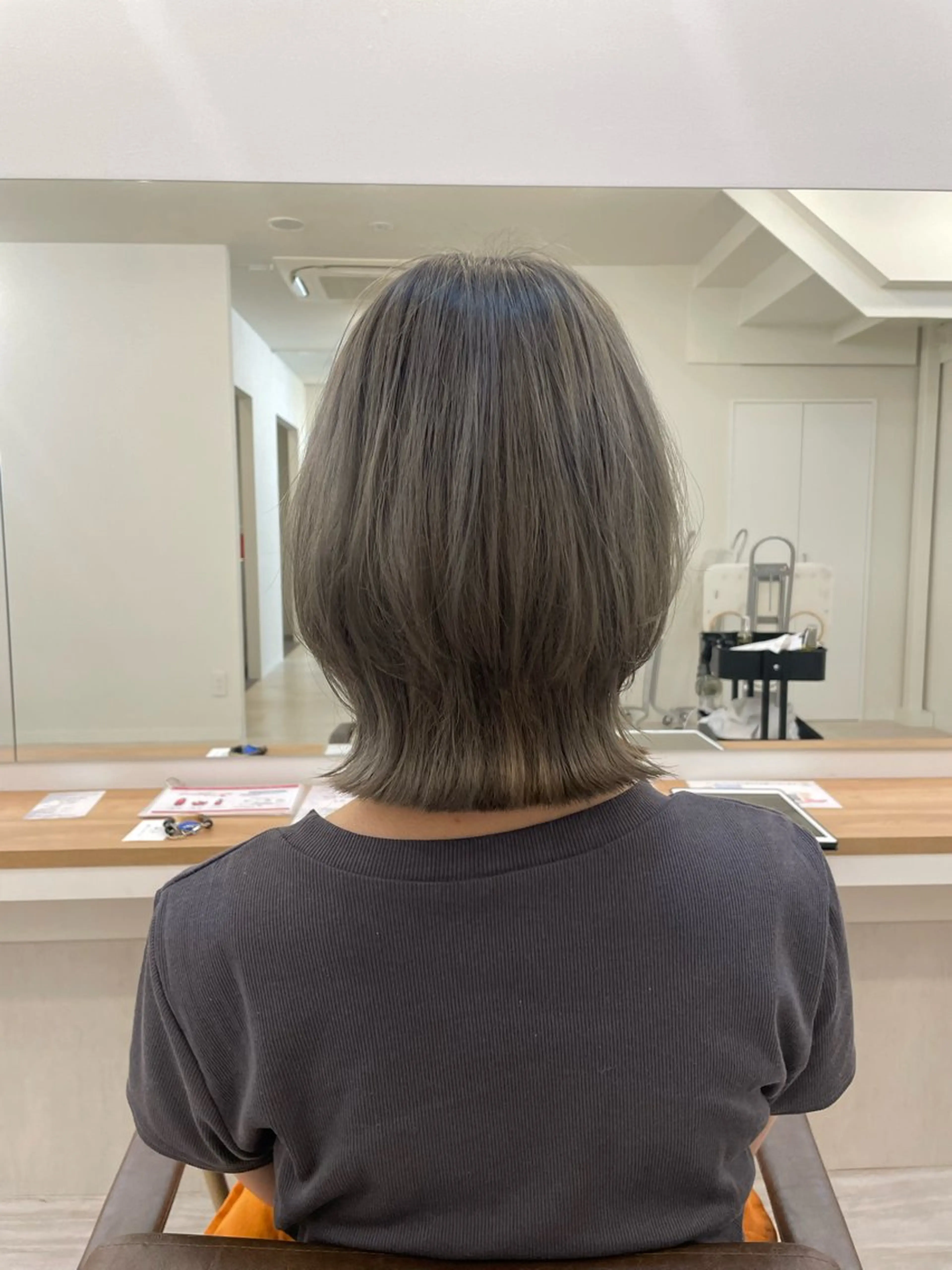 ミディアム カラー ボブ くびれヘア 山下 柚奈のヘアスタイル