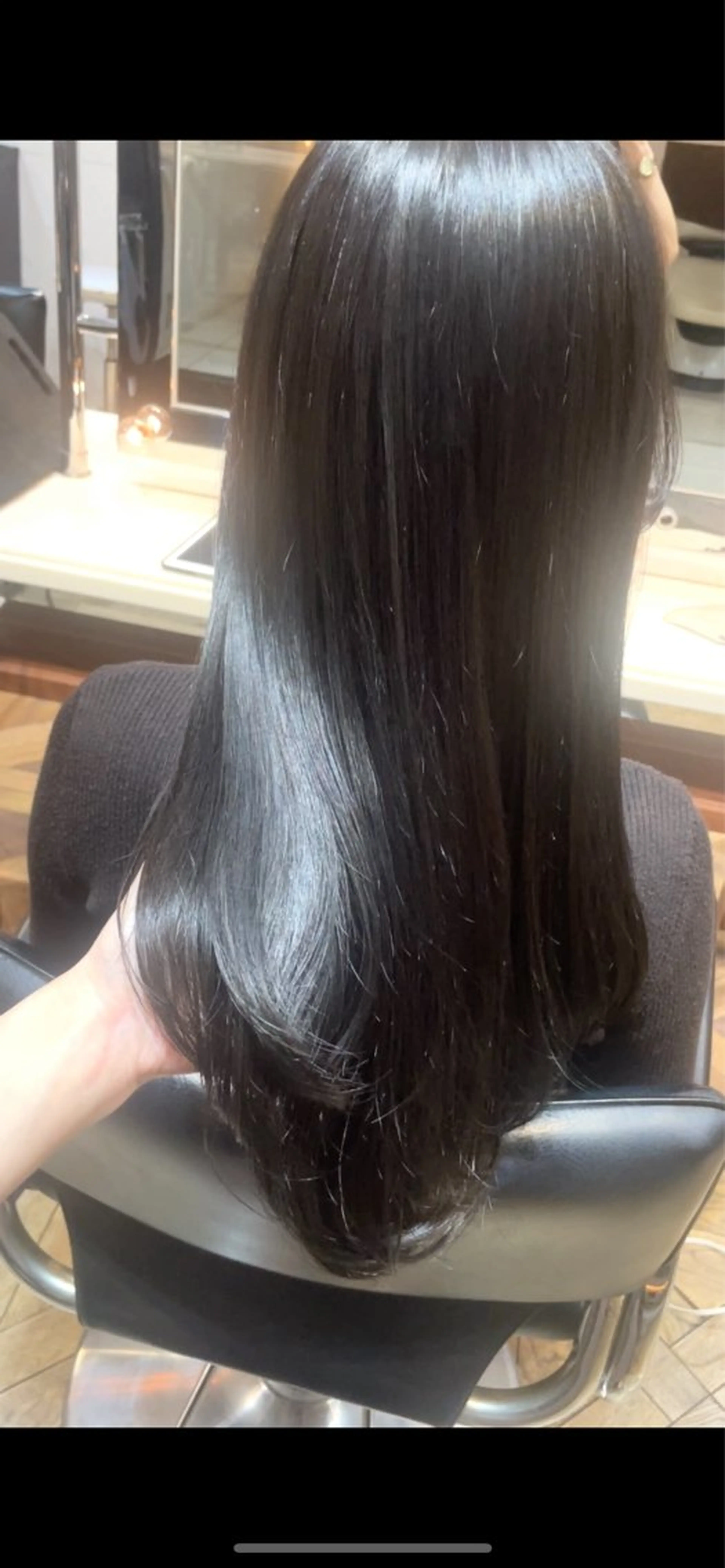 ロング カラー ブルーカラー ブルージュ ダークグレー ダークグレージュ グレージュ カット ヘアカラー トリートメント BEBE所属・ご新規様限定 透明感カラーKANAのヘアスタイル