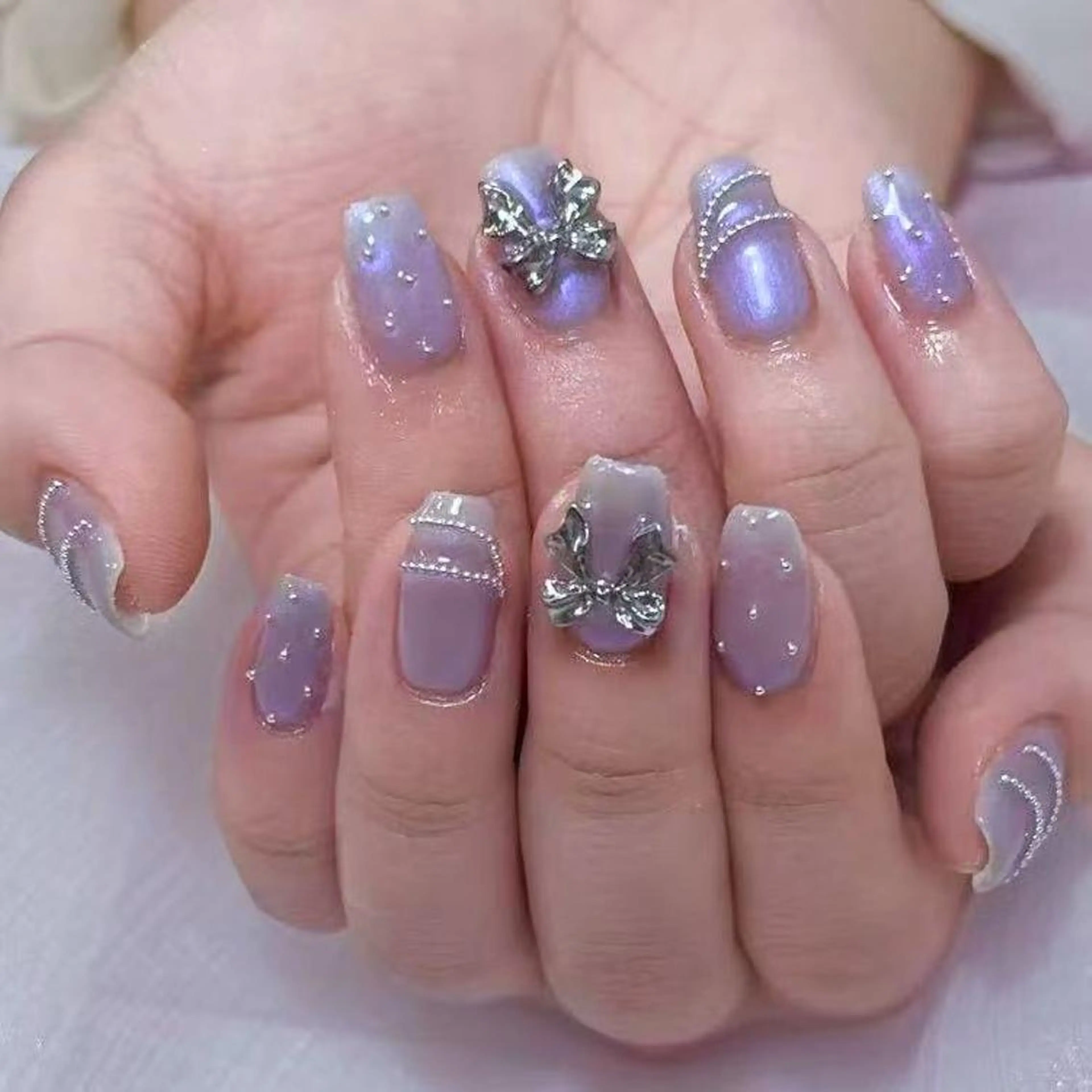 ネイル アートネイル オーロラネイル ガーリー キラキラネイル 韓国ネイル ハンドネイル YOYO 💅のネイルデザイン