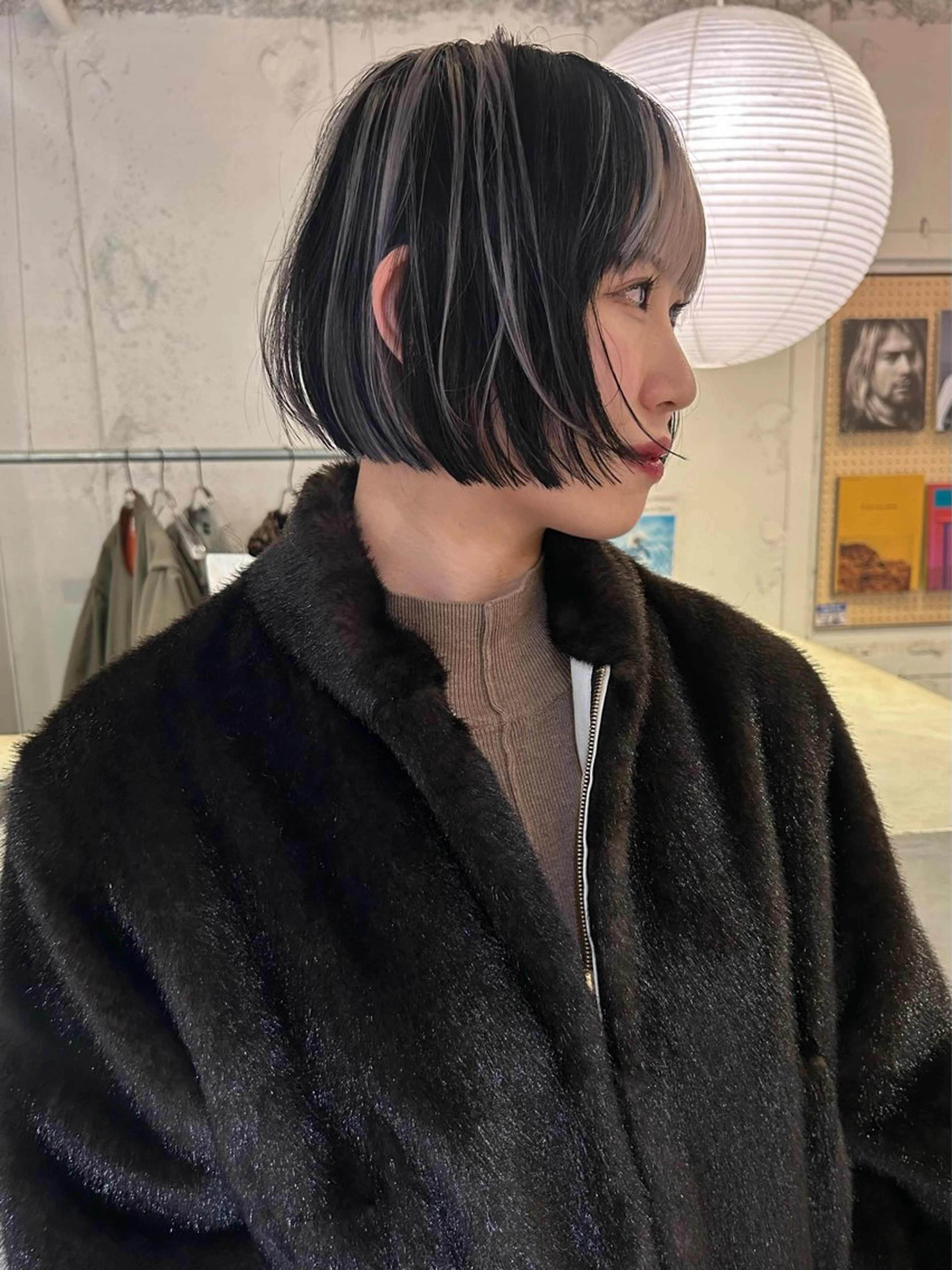 ショート カラー ブリーチ ケアブリーチ ハイライトカラー ボブ ハイライト カット ヘアカラー トリートメント Loom.所属・村上雅人 ナチュラルモードのヘアスタイル