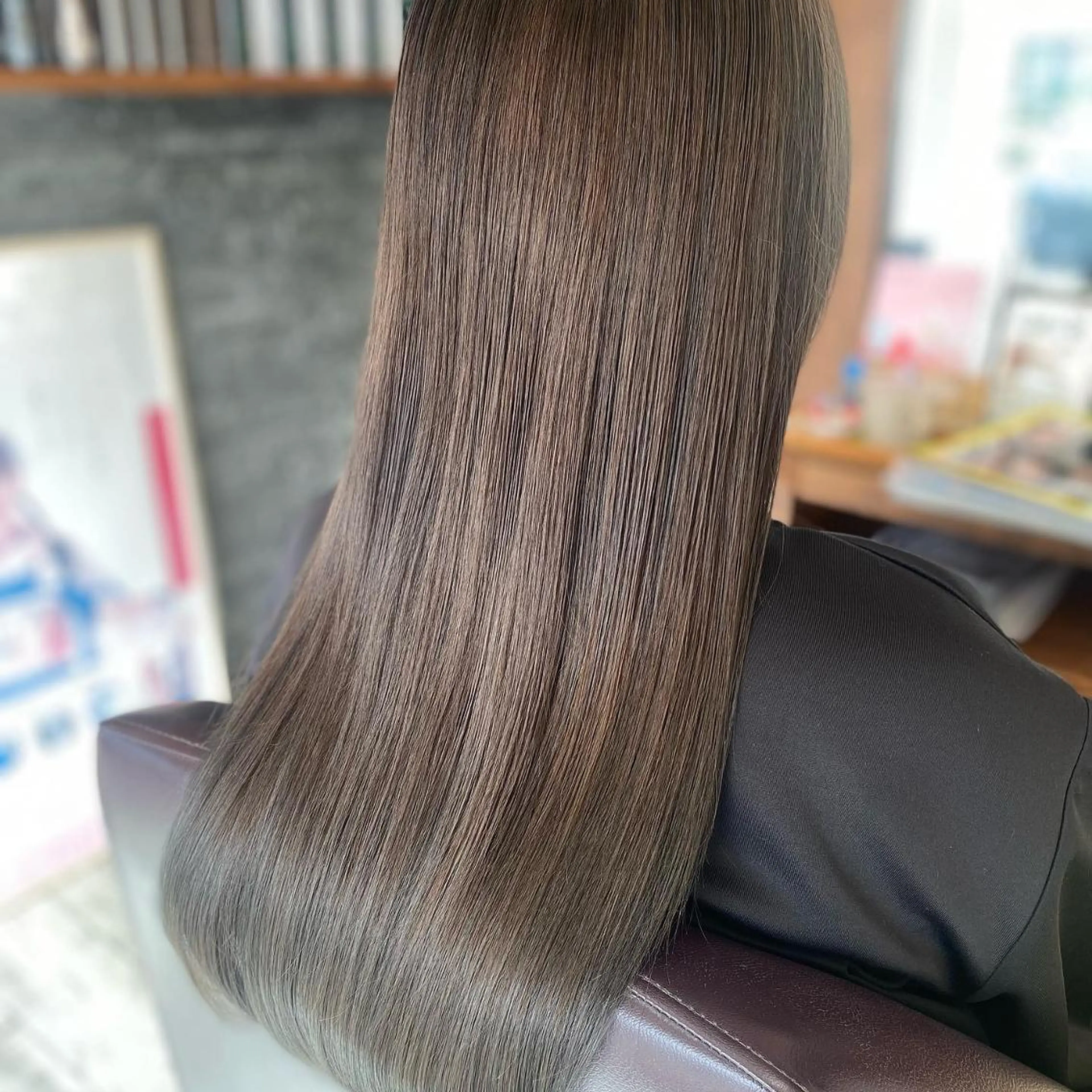 セミロング 加藤 実穂のヘアスタイル