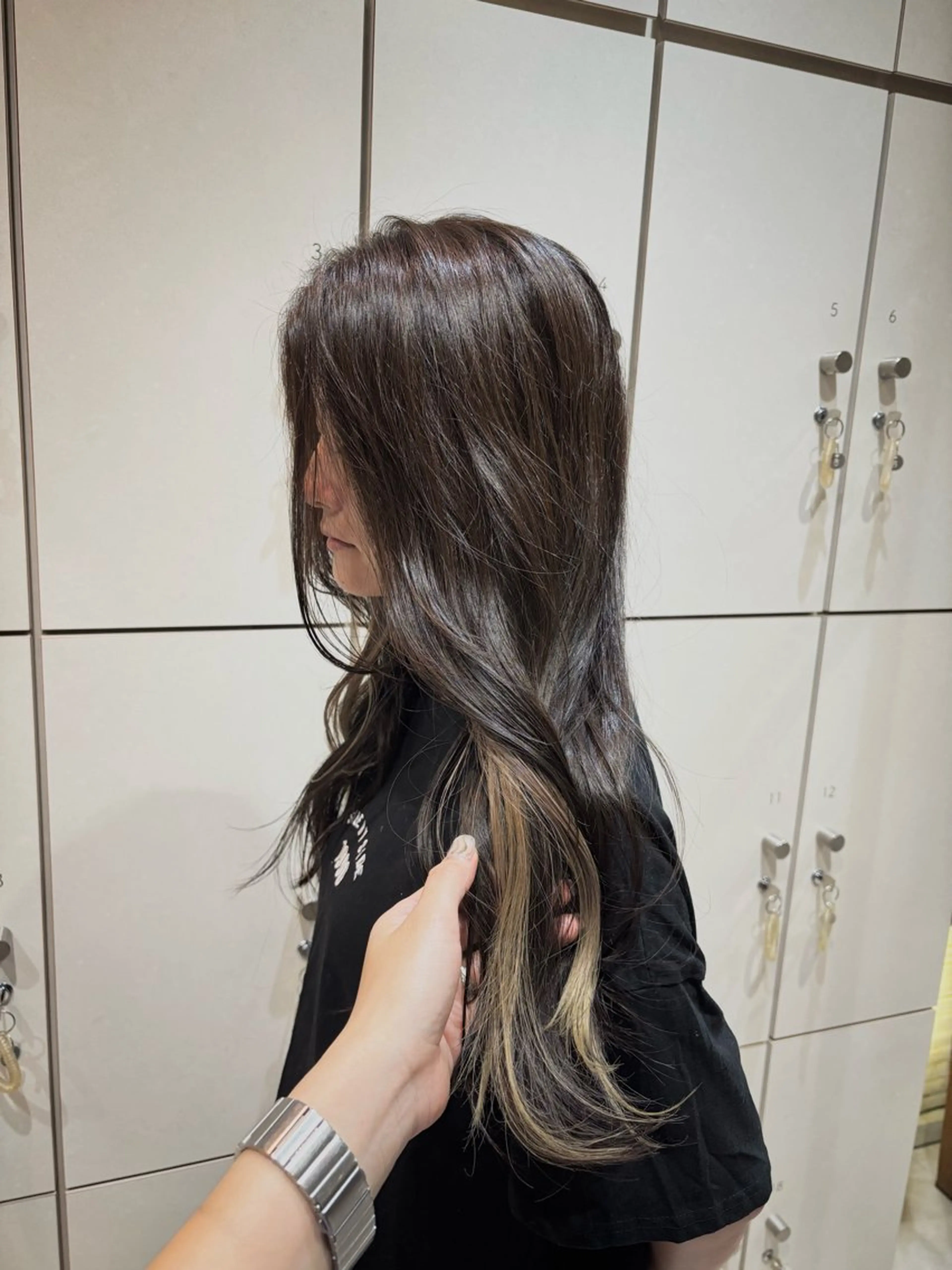 ロング カラー ベージュカラー ブラウンカラー インナーカラー オリーブブラウン ロング カット ヘアカラー トリートメント ボブ/パーマ/金田 夏葵のヘアスタイル