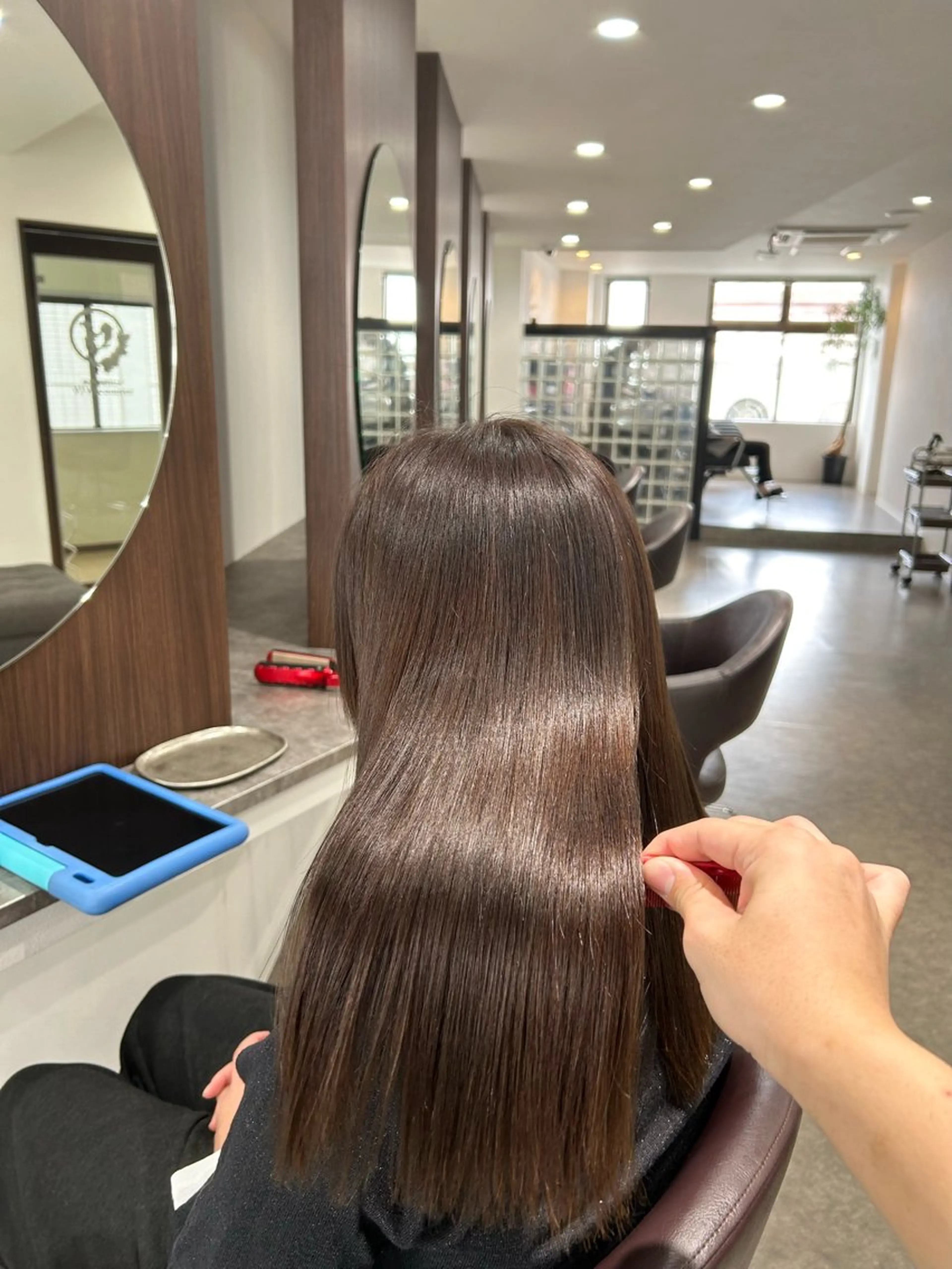 ロング 縮毛矯正 トリートメント タナカ レイヤのヘアスタイル