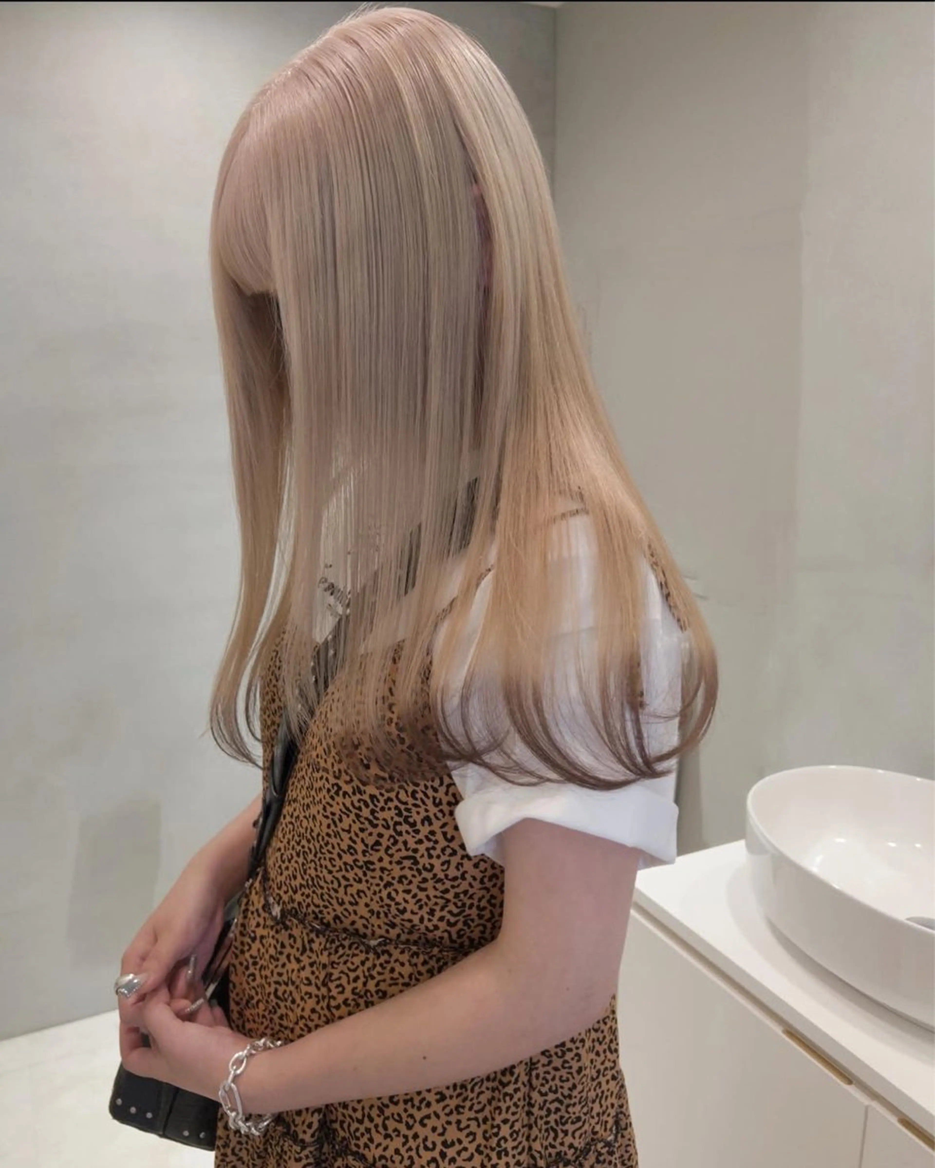 ロング カラー ヘアカラー トリートメント pele 梅田所属・PELEハイトーン shinobuのヘアスタイル