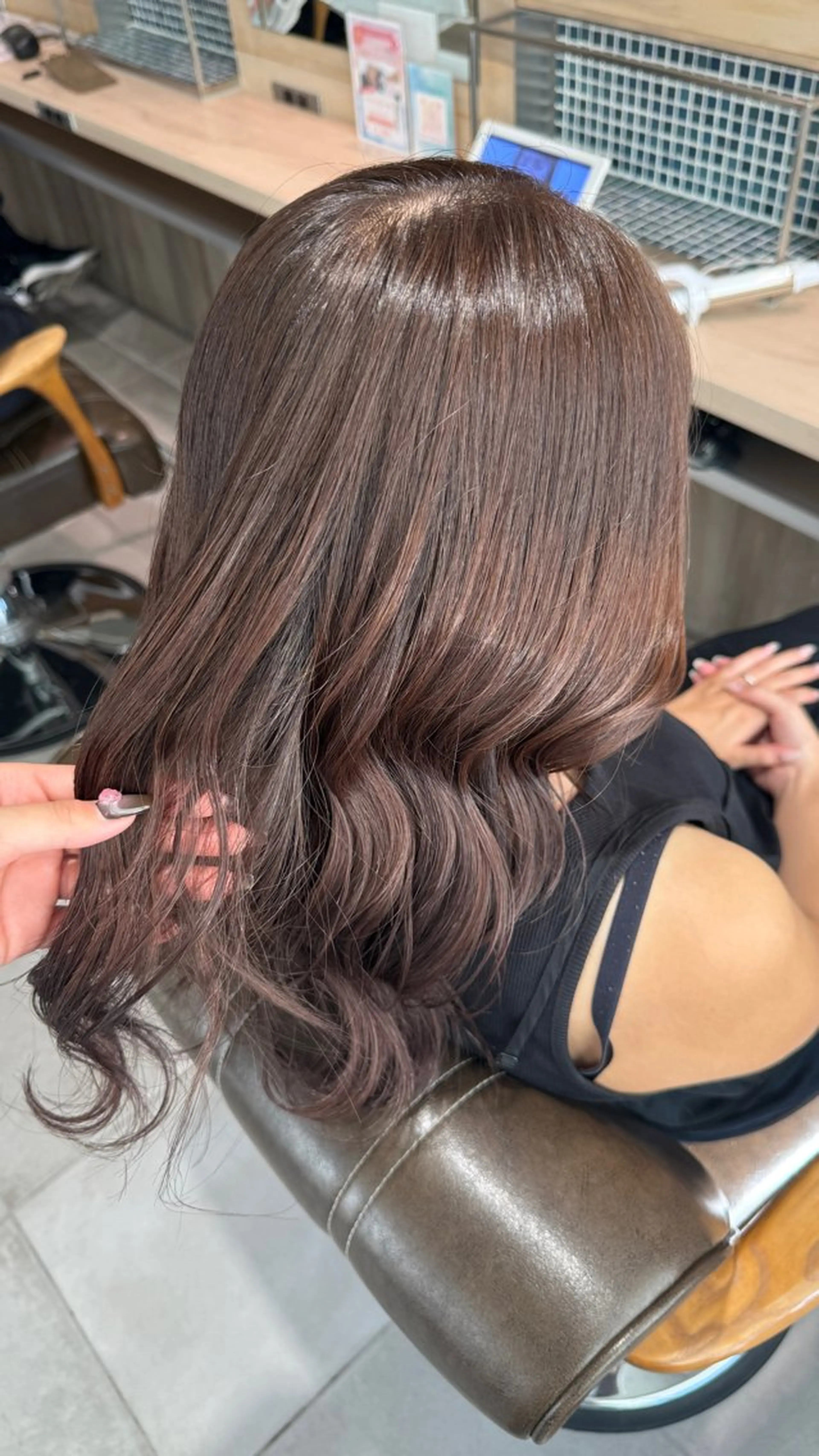 ロング ヘアカラー 🎼 keina / EARTH志木🪽のヘアスタイル