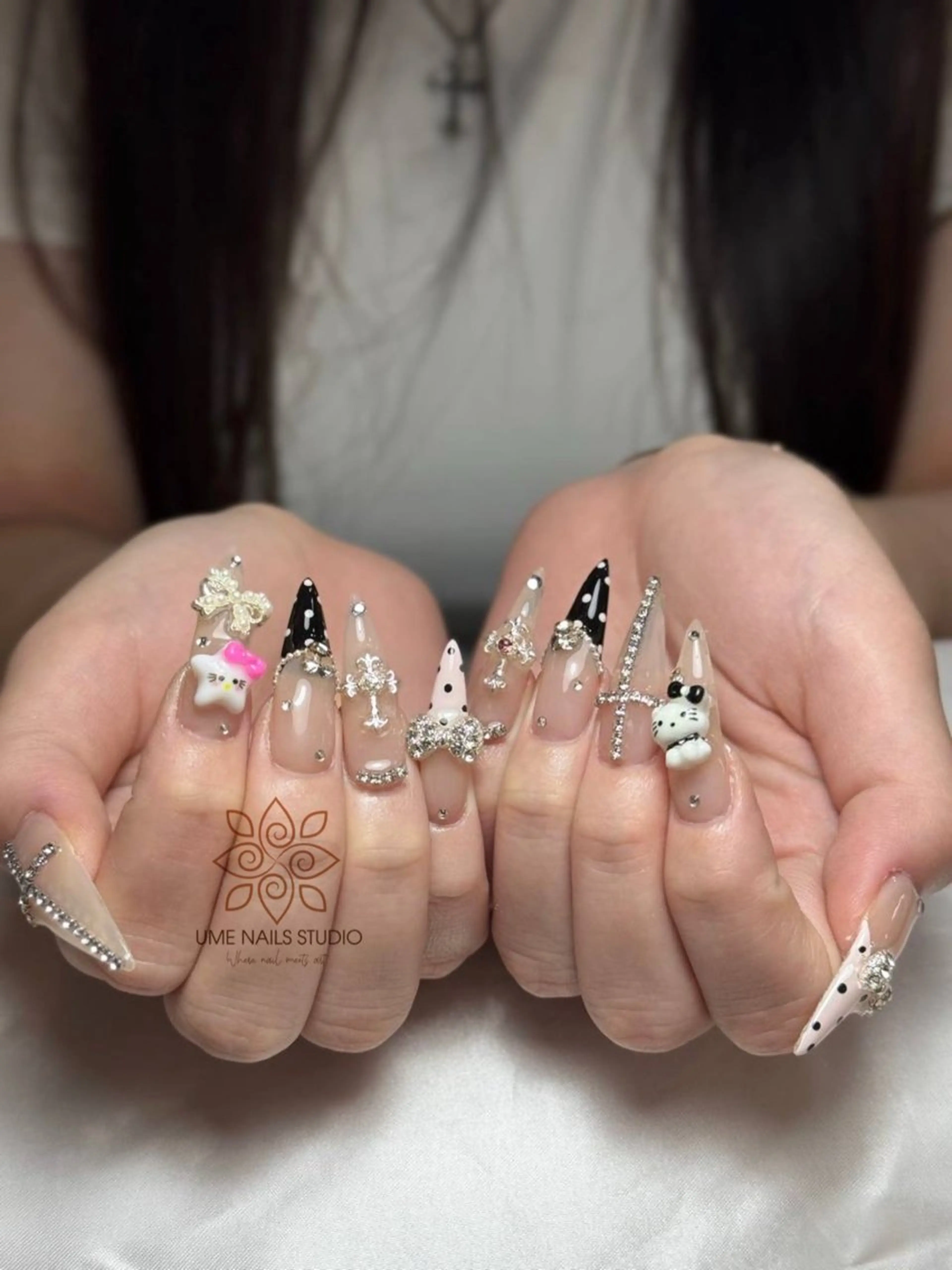 ネイル チークネイル クリアネイル ガーリー キラキラネイル 韓国ネイル ハンドネイル Ume Nail Studioのネイルデザイン