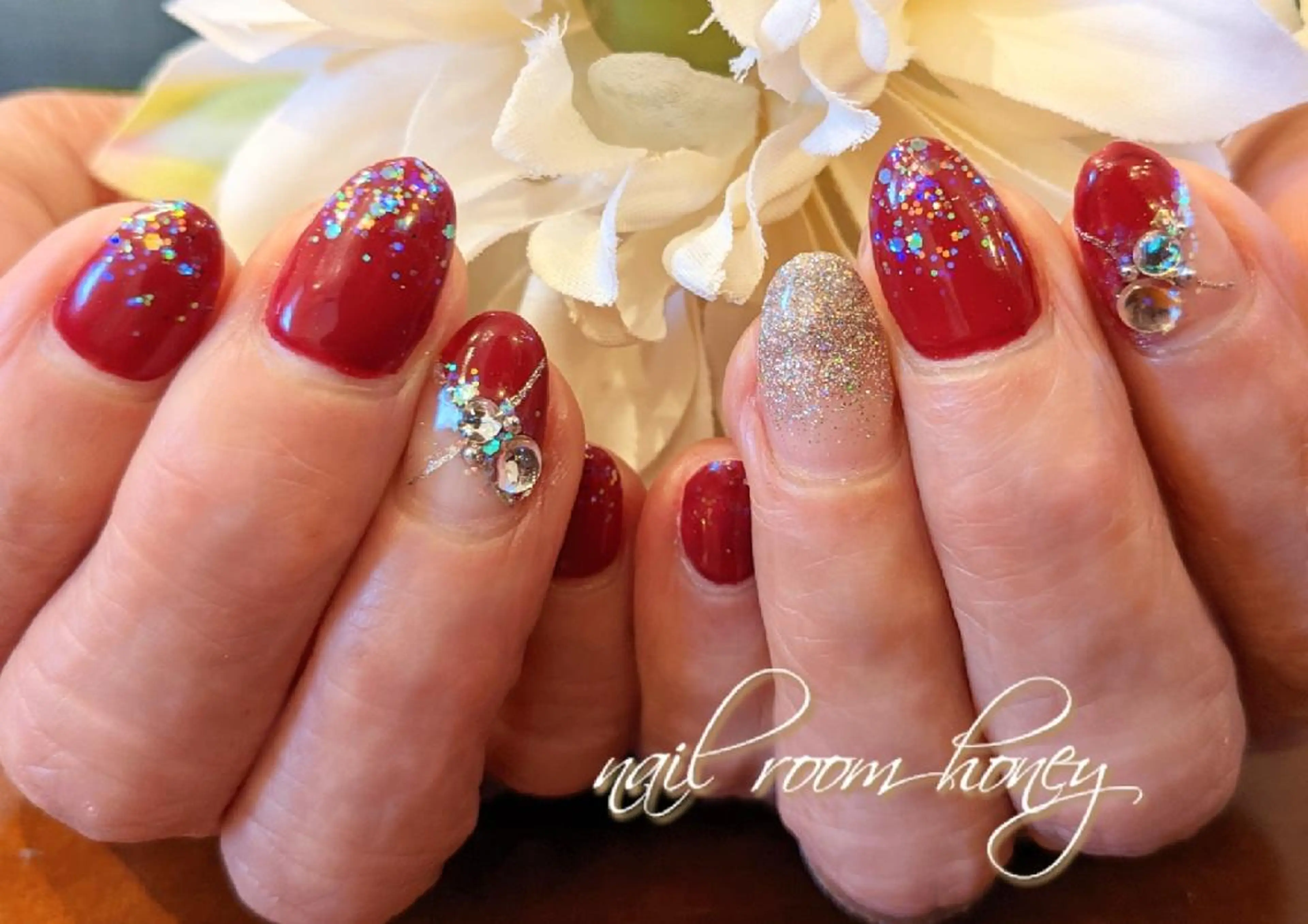ネイル アートネイル ボルドー グラデーション キラキラネイル ラメ(グリッター) nail room  honeyのネイルデザイン