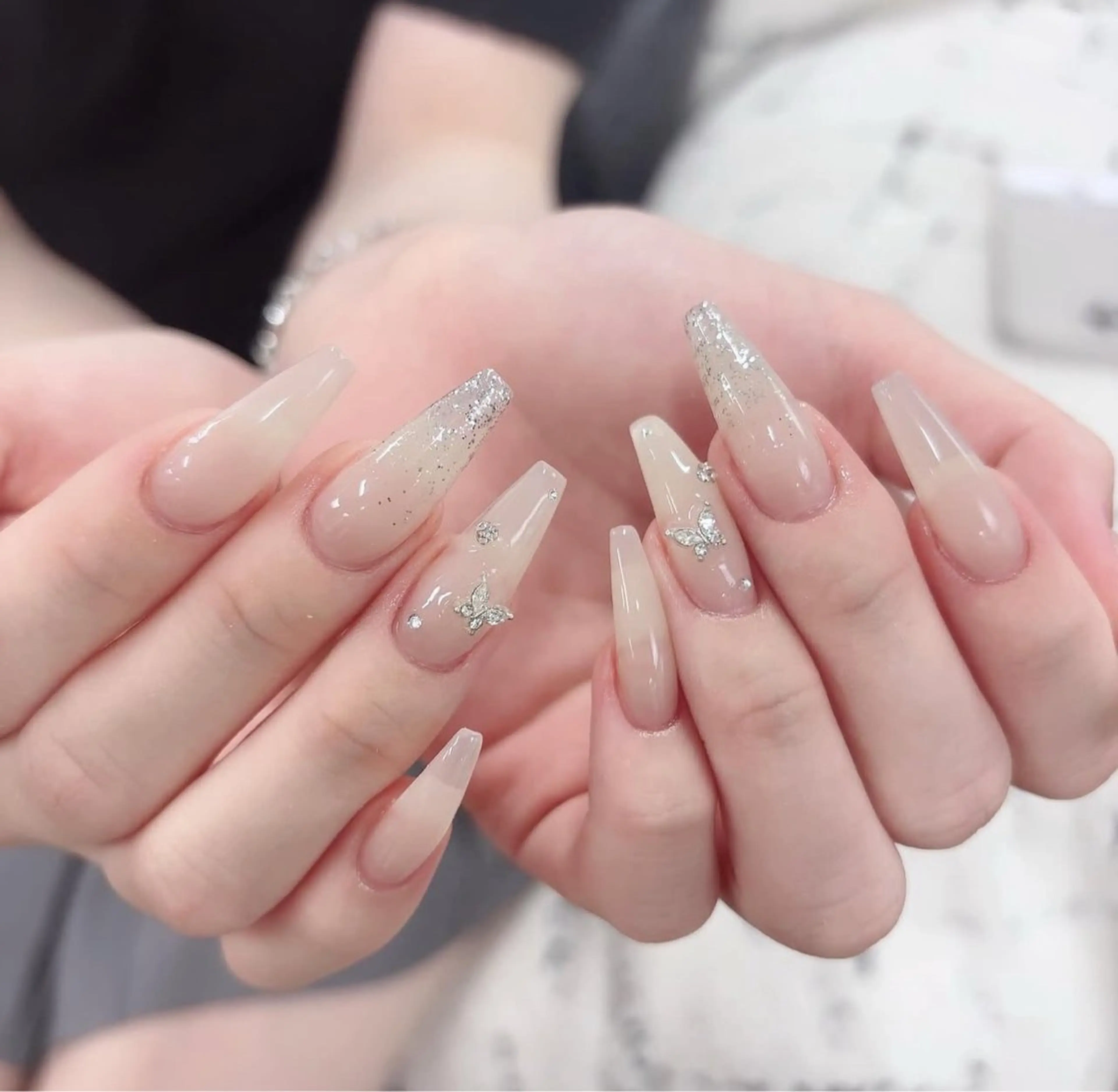 ネイル べっ甲ネイル チークネイル フラッシュネイル フラワーネイル フットネイル ハンドネイル LilyLala Nailsalonのネイルデザイン