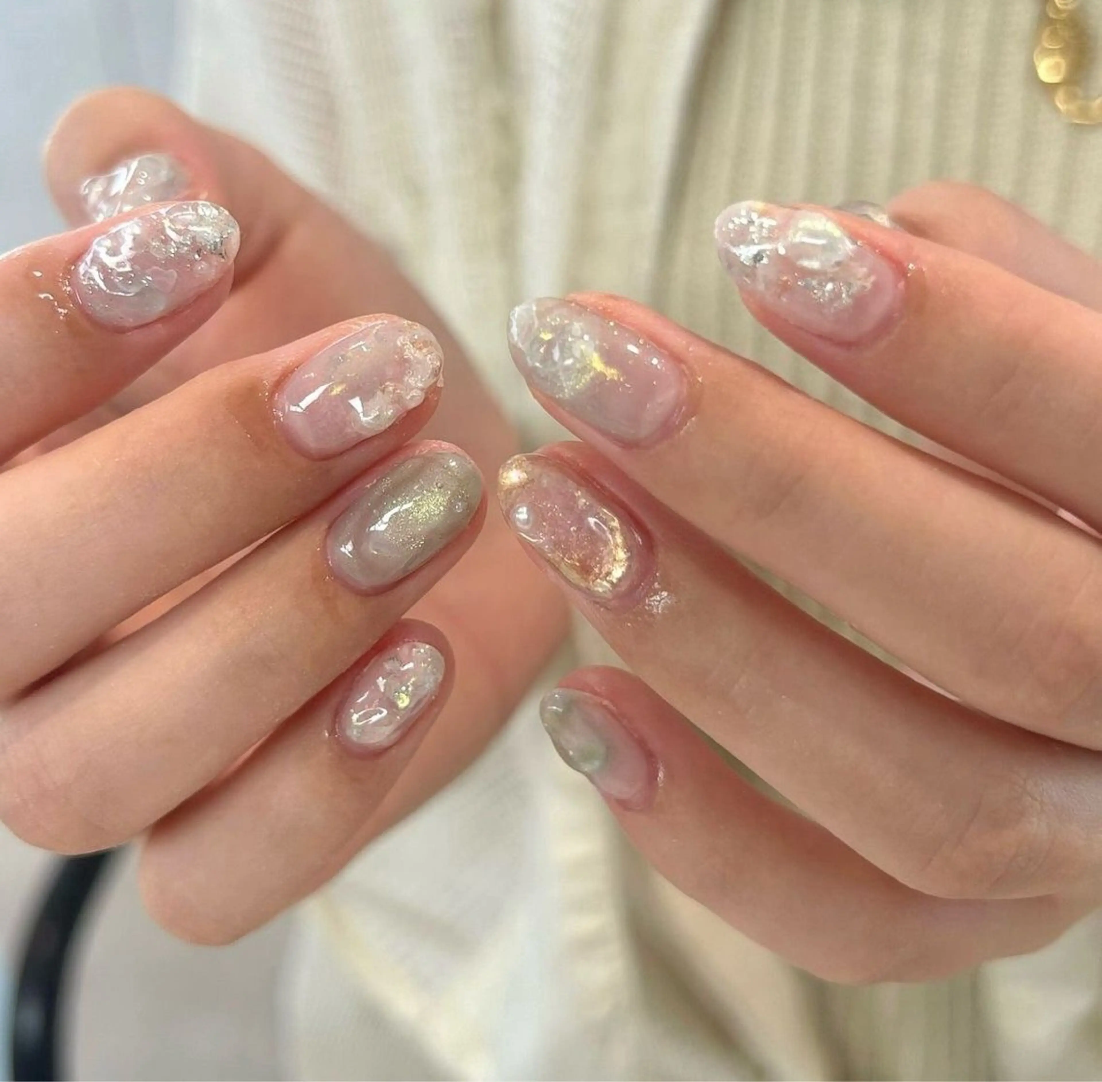 6月迄平日限定❣️人気No.1✨ 《ハンド》オフ&本格甘皮ケア込み✨おまかせ10本アートの写真