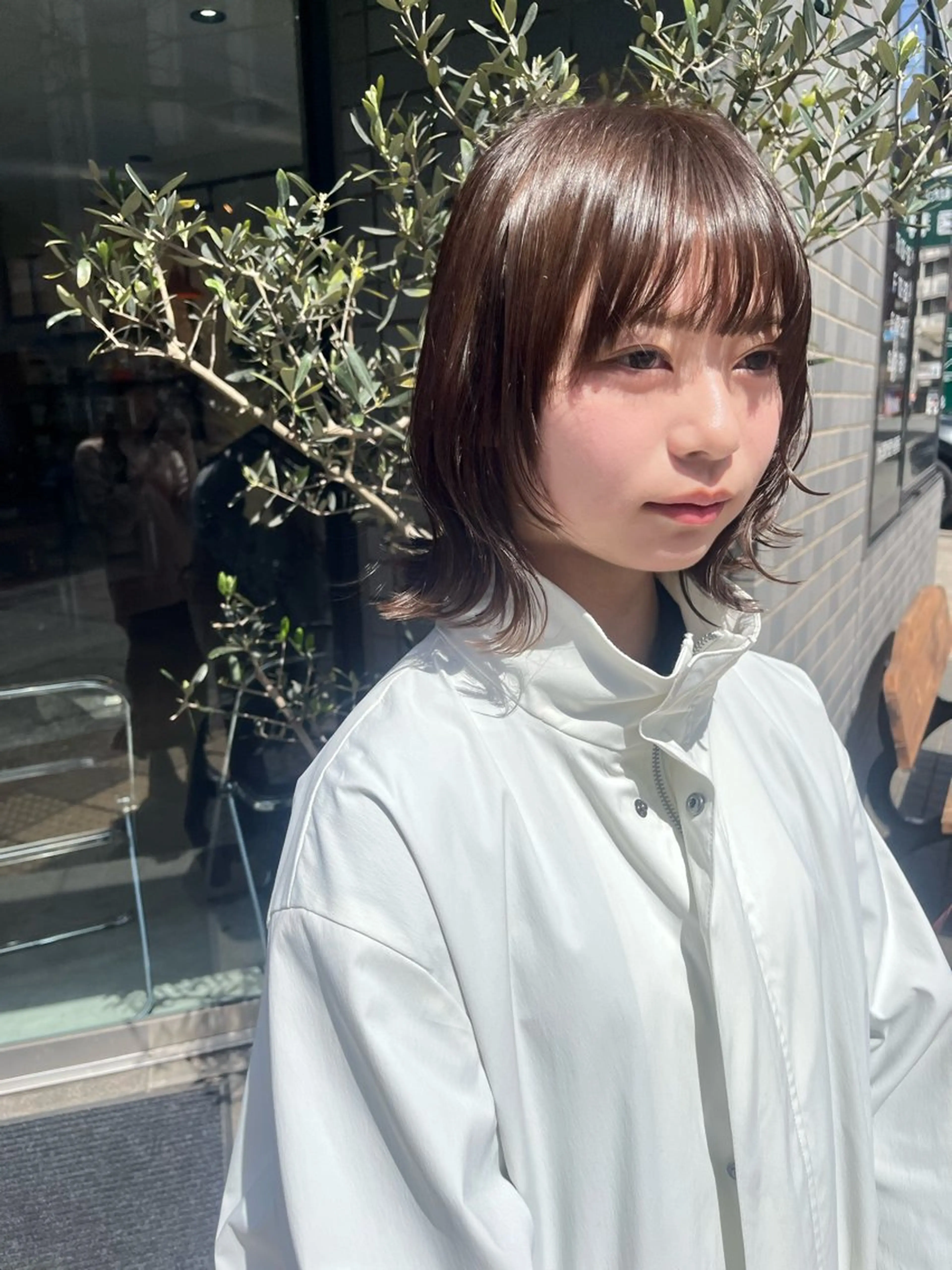 ミディアム カラー ベージュカラー ボブ レイヤーカット カット ヘアカラー トリートメント (h)wim ウィムのヘアスタイル