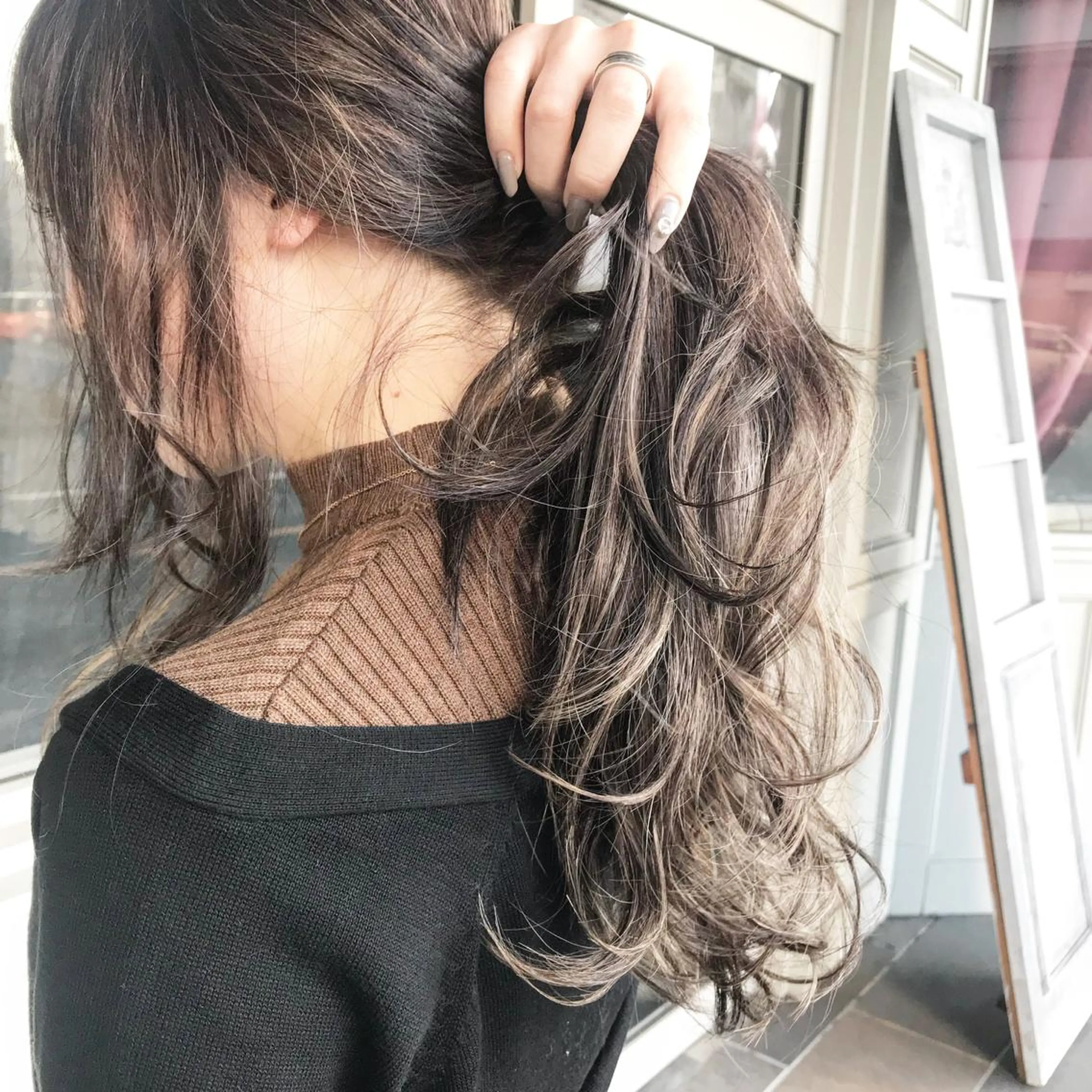 セミロング カラー ヘアアレンジ バレイヤージュ ベージュカラー ブリーチ グラデーションカラー ハイライトカラー Mariana/ 鶴原-ハイライトのヘアスタイル