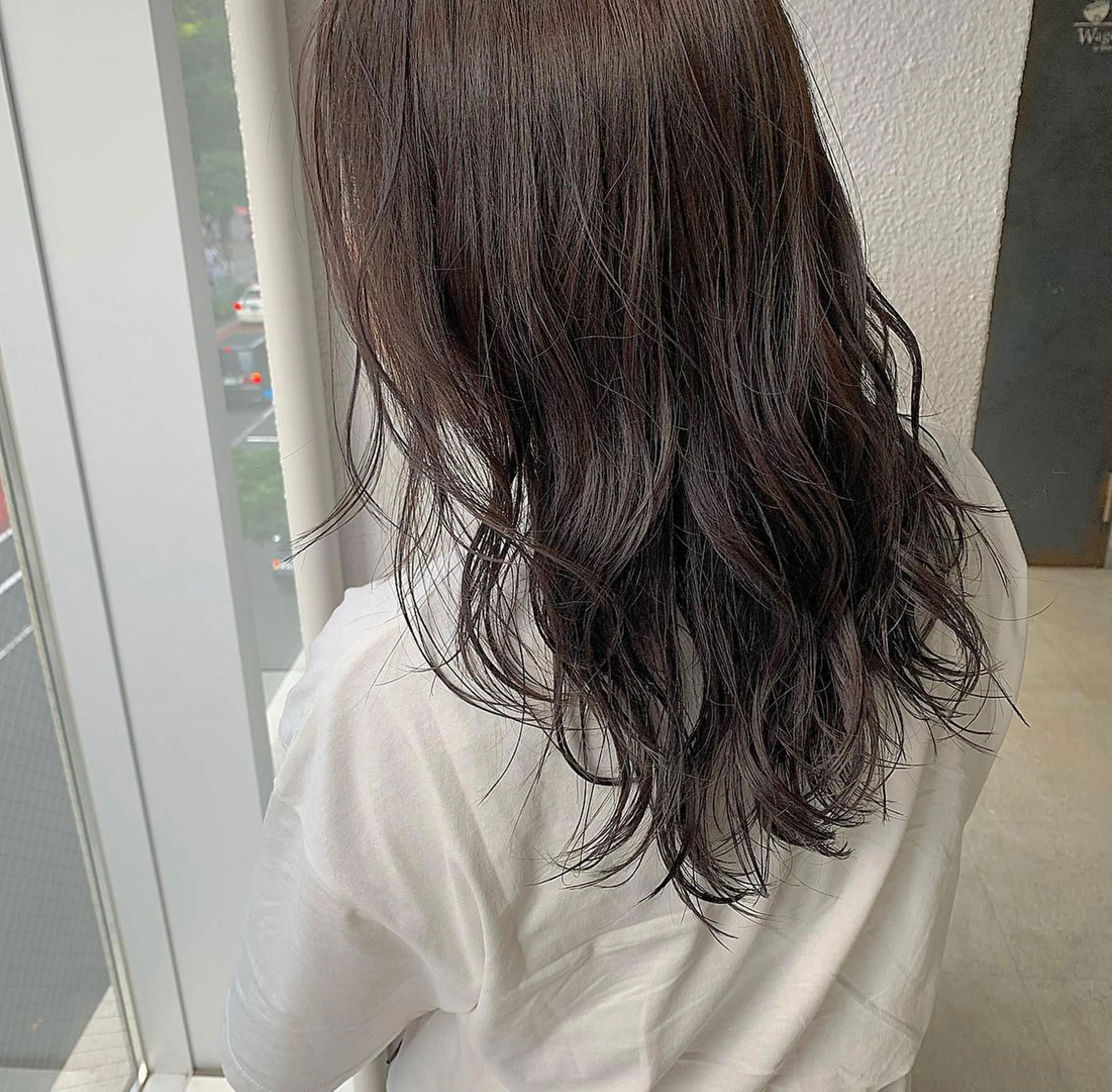 ロング 小泉 葵のヘアスタイル