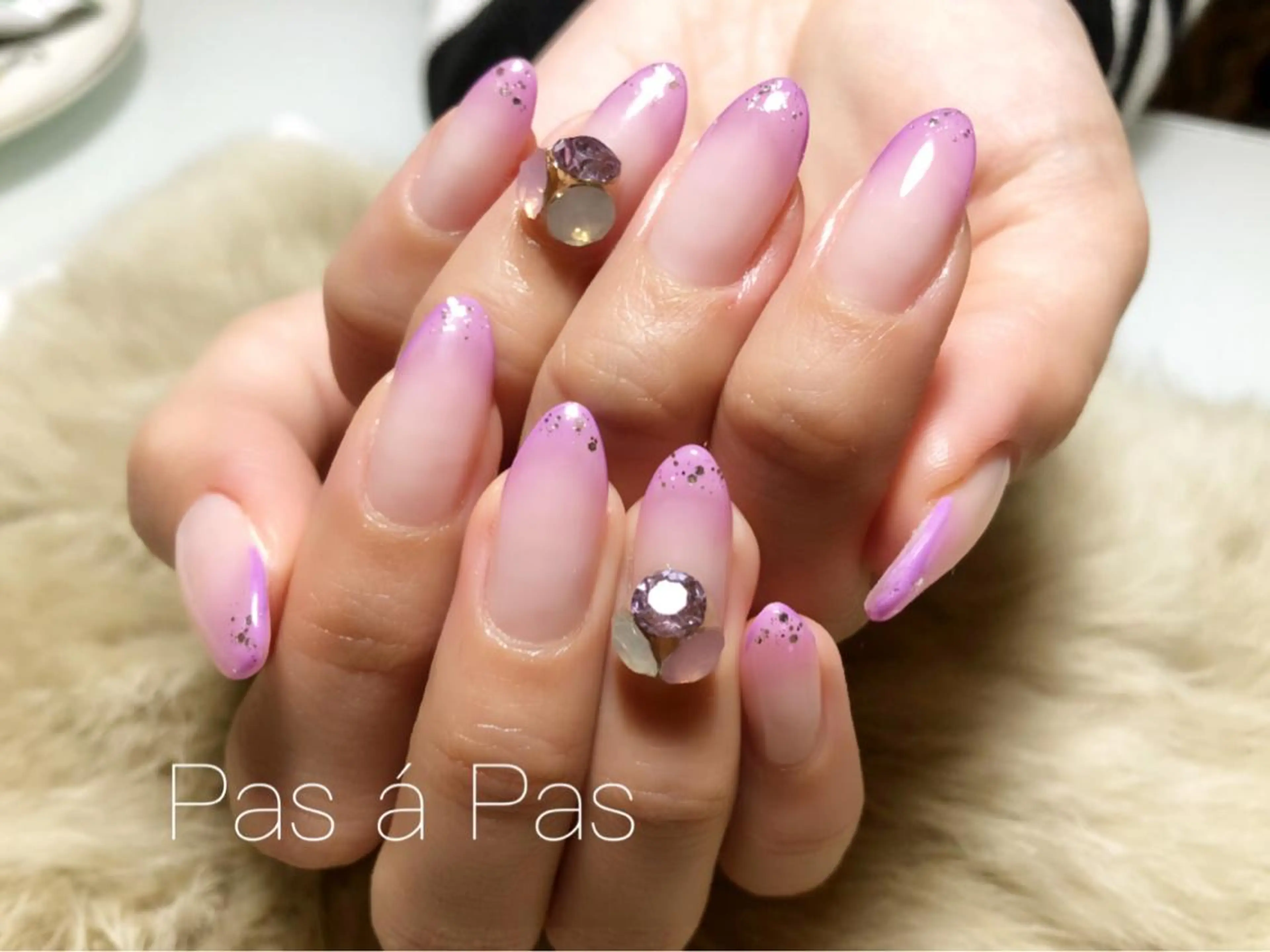 ネイル Yakko pas á pasのネイルデザイン