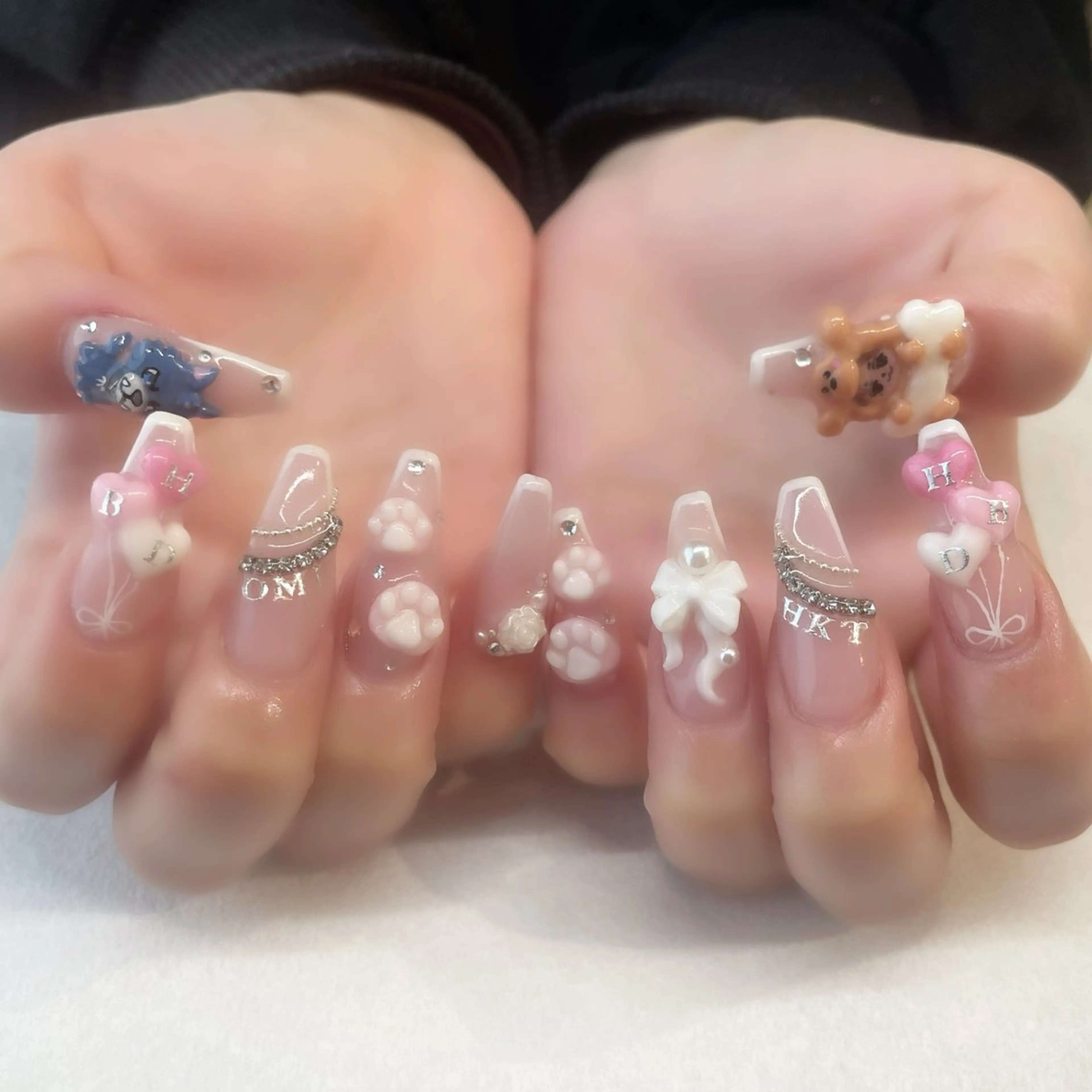 ネイル ハンドネイル 💎🐰 saki. m 🐰💎のネイルデザイン