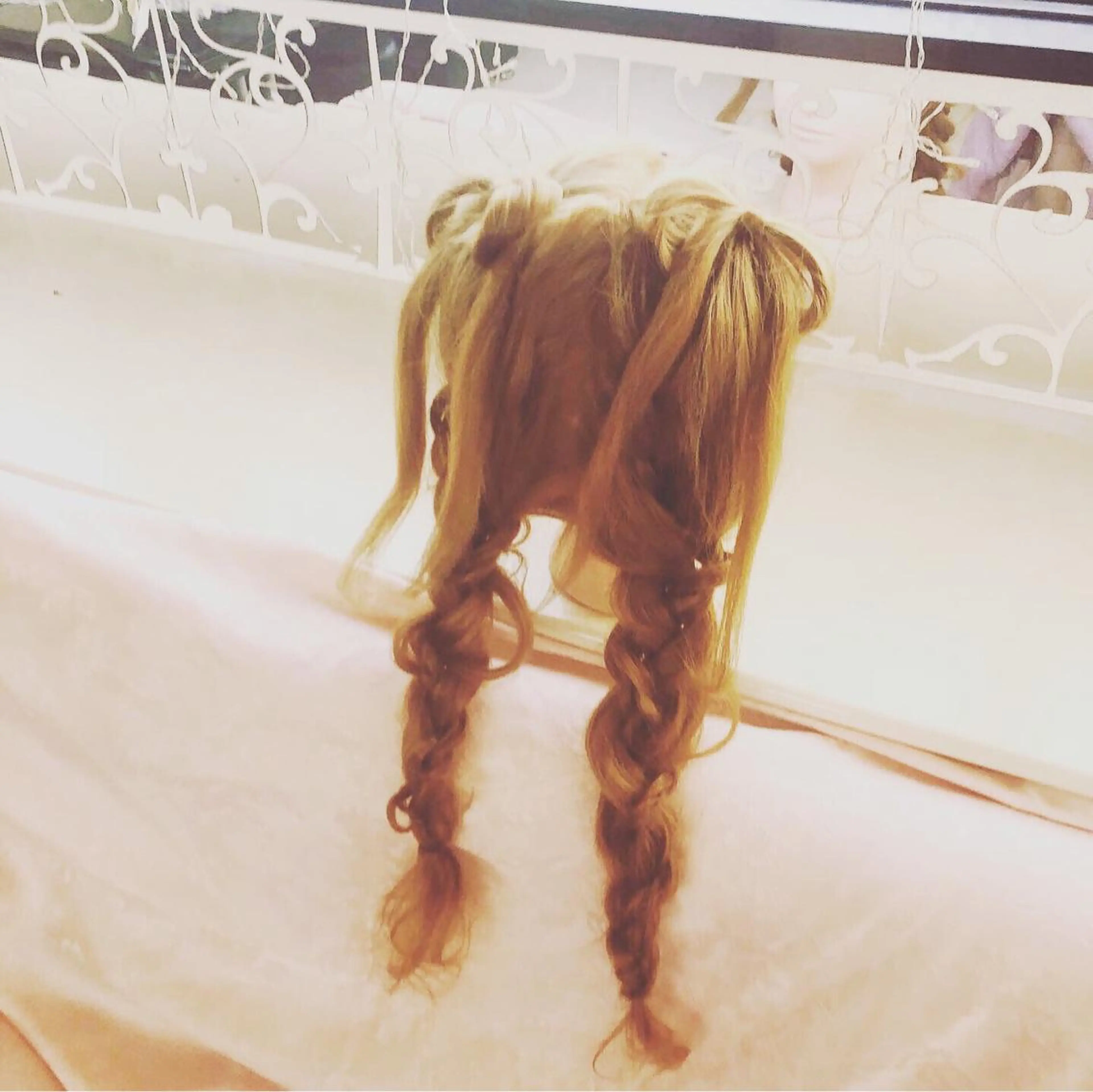 ロング カラー パーマ ヘアアレンジ キッズ ネイル マツエク・マツパ ツインテール 結婚式・ブライダル 子どものヘアアレンジ 結婚式・ブライダル デート 銀河 ティンガーラのヘアスタイル