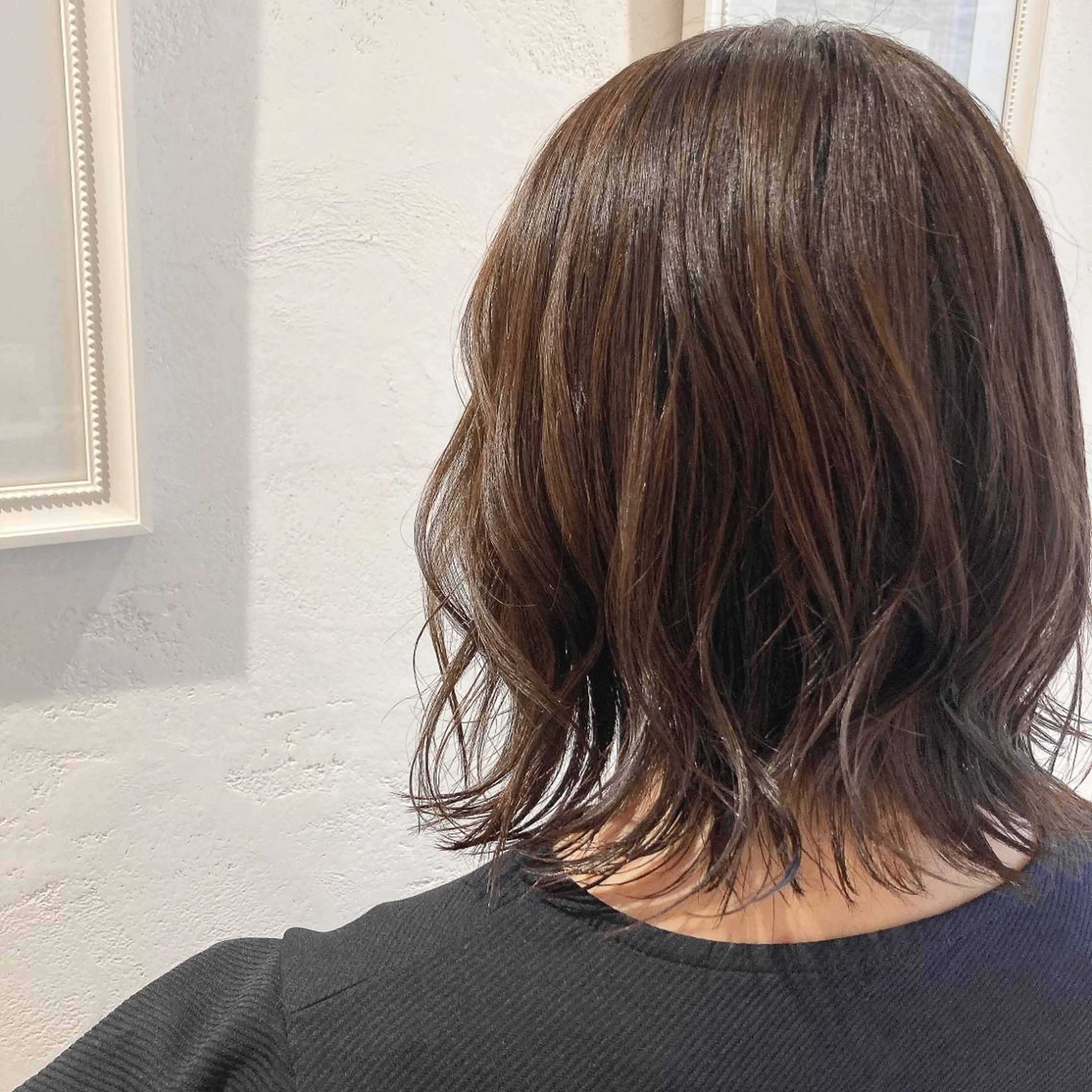 ショート 外ハネヘア カット ヘアカラー 🌈艶髪🌈 金城リキのヘアスタイル