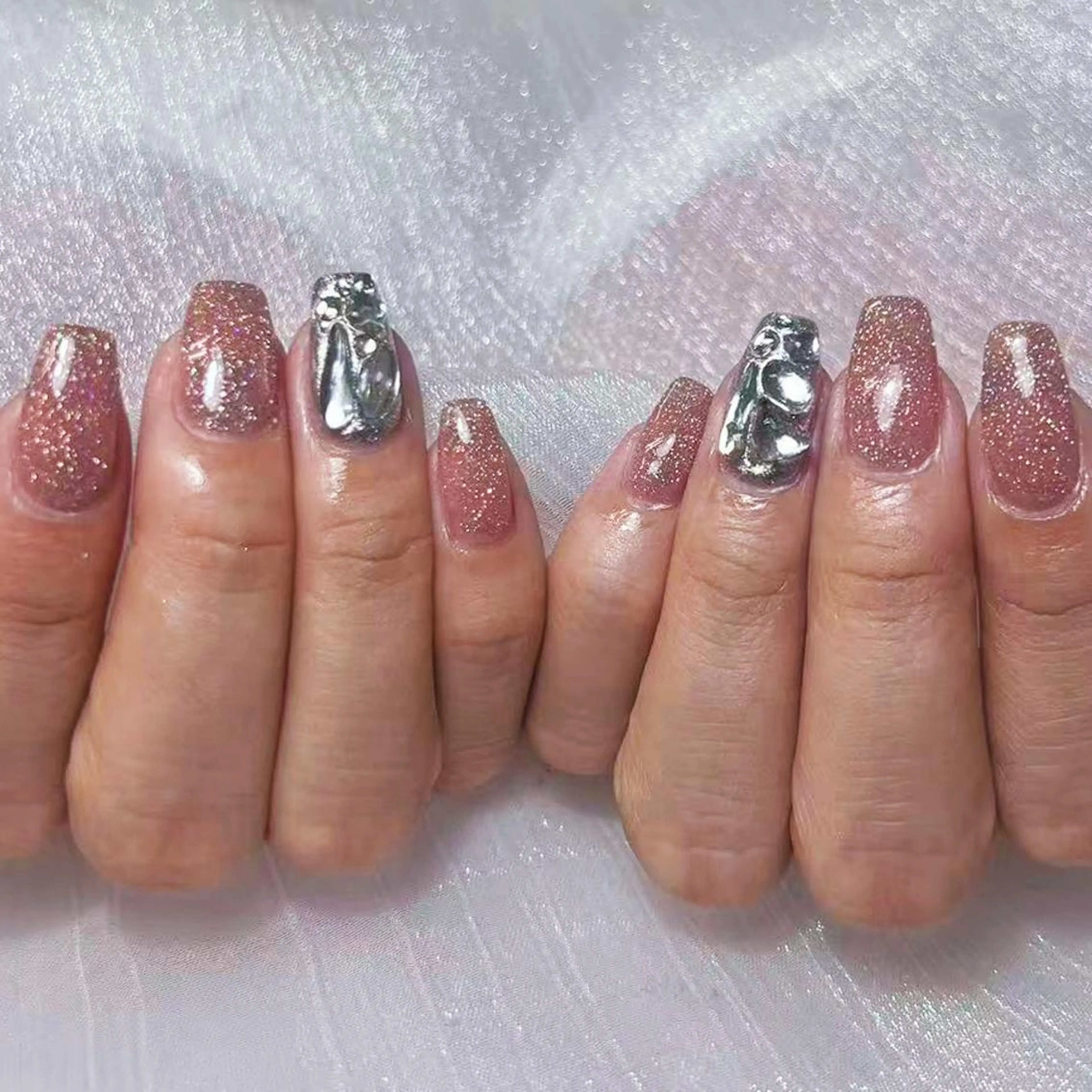 ネイル アートネイル オーロラネイル ガーリー キラキラネイル 韓国ネイル ハンドネイル DIAMOND 💅のネイルデザイン