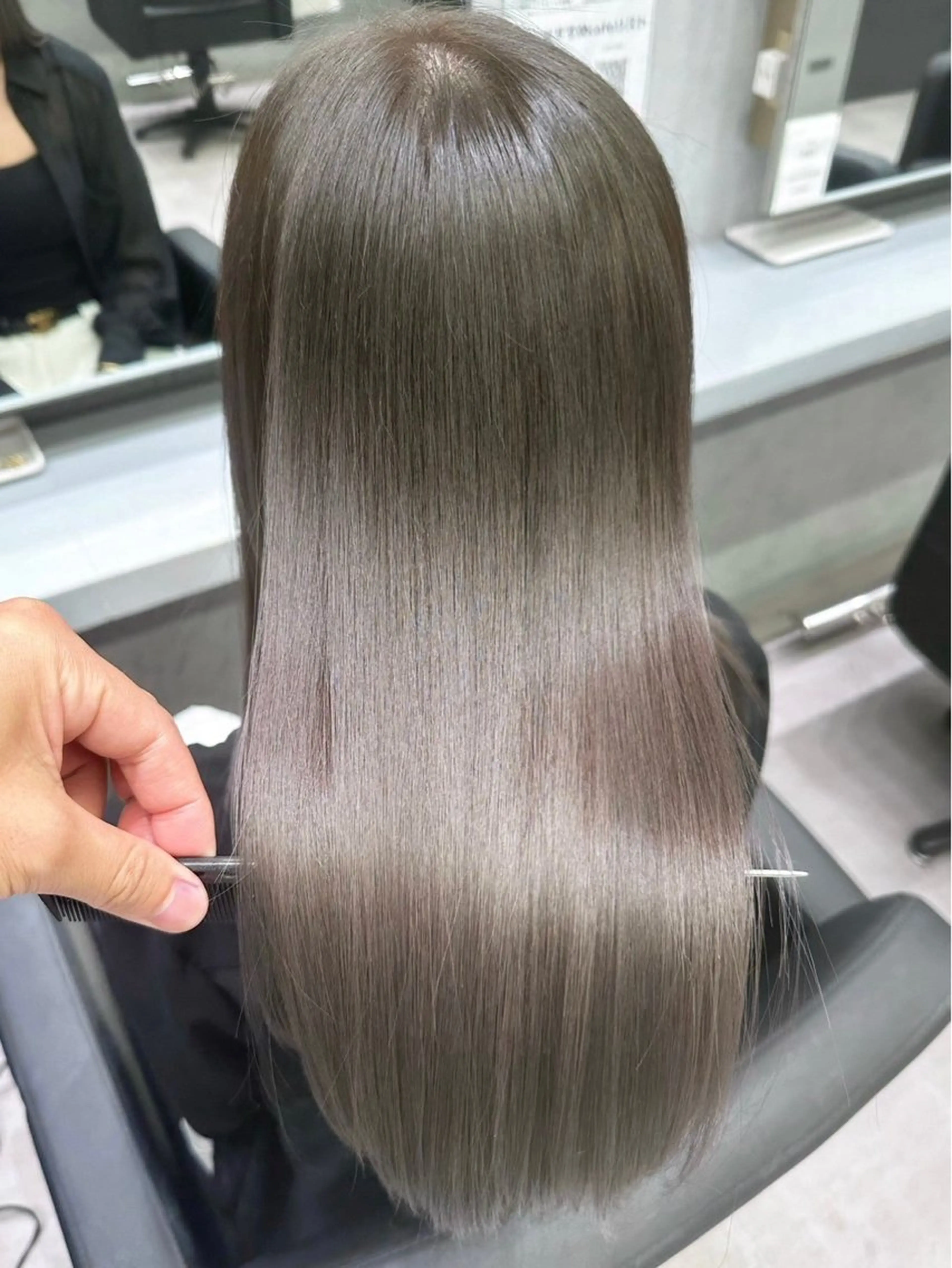 ロング シールエクステ エクステ 外国人風カラー 髪質改善 韓国風ヘア ヘアカラー エクステ elyts-omotesando-所属・【elyts】 𝑲𝑶𝑼𝑲𝑰のヘアスタイル