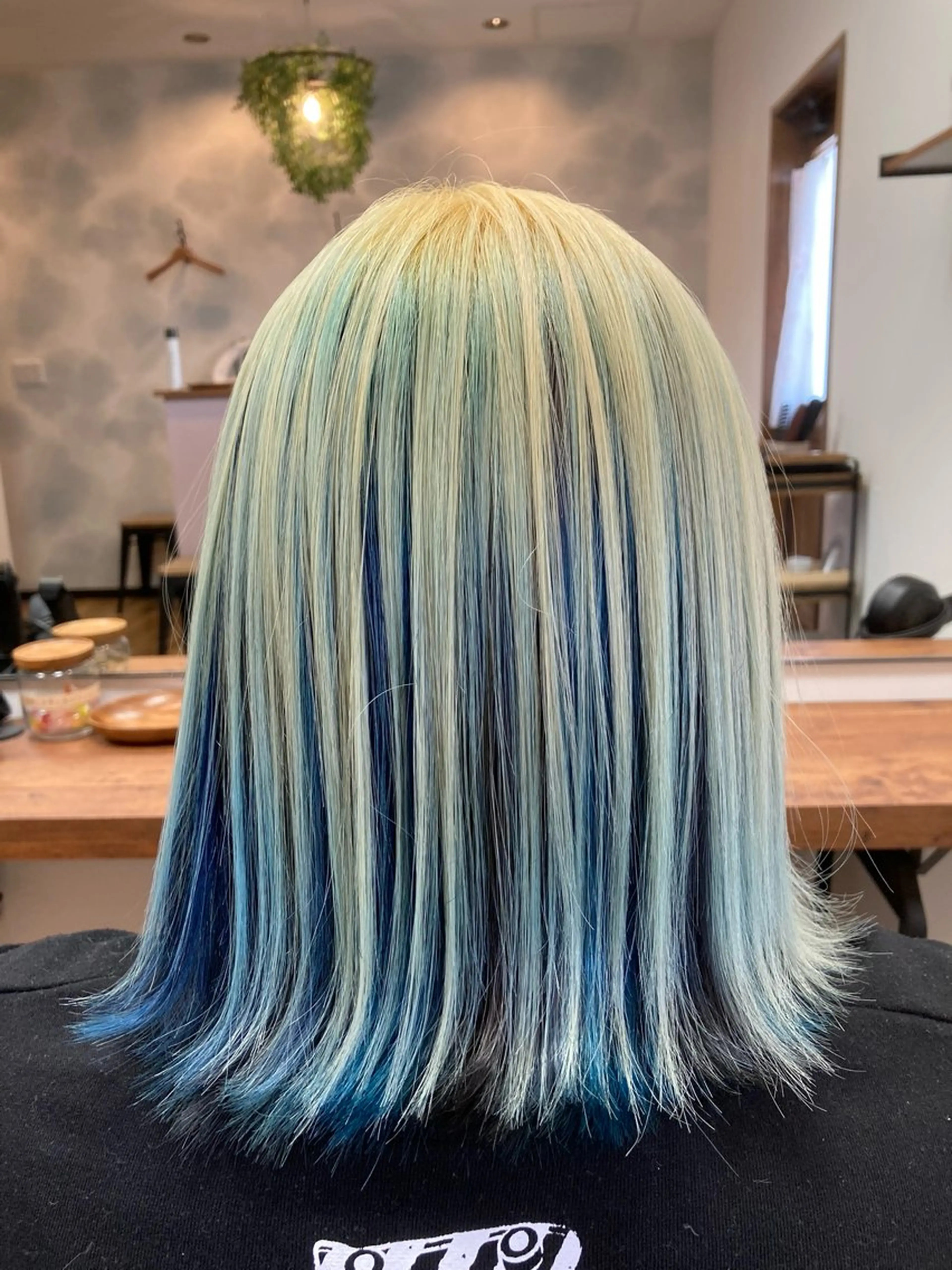 ショート カラー ブリーチ インナーカラー SALON paljon Hair&Nail所属・ヘア＆ネイル＆アイ サロンパルヨンのマツエク・マツパデザイン