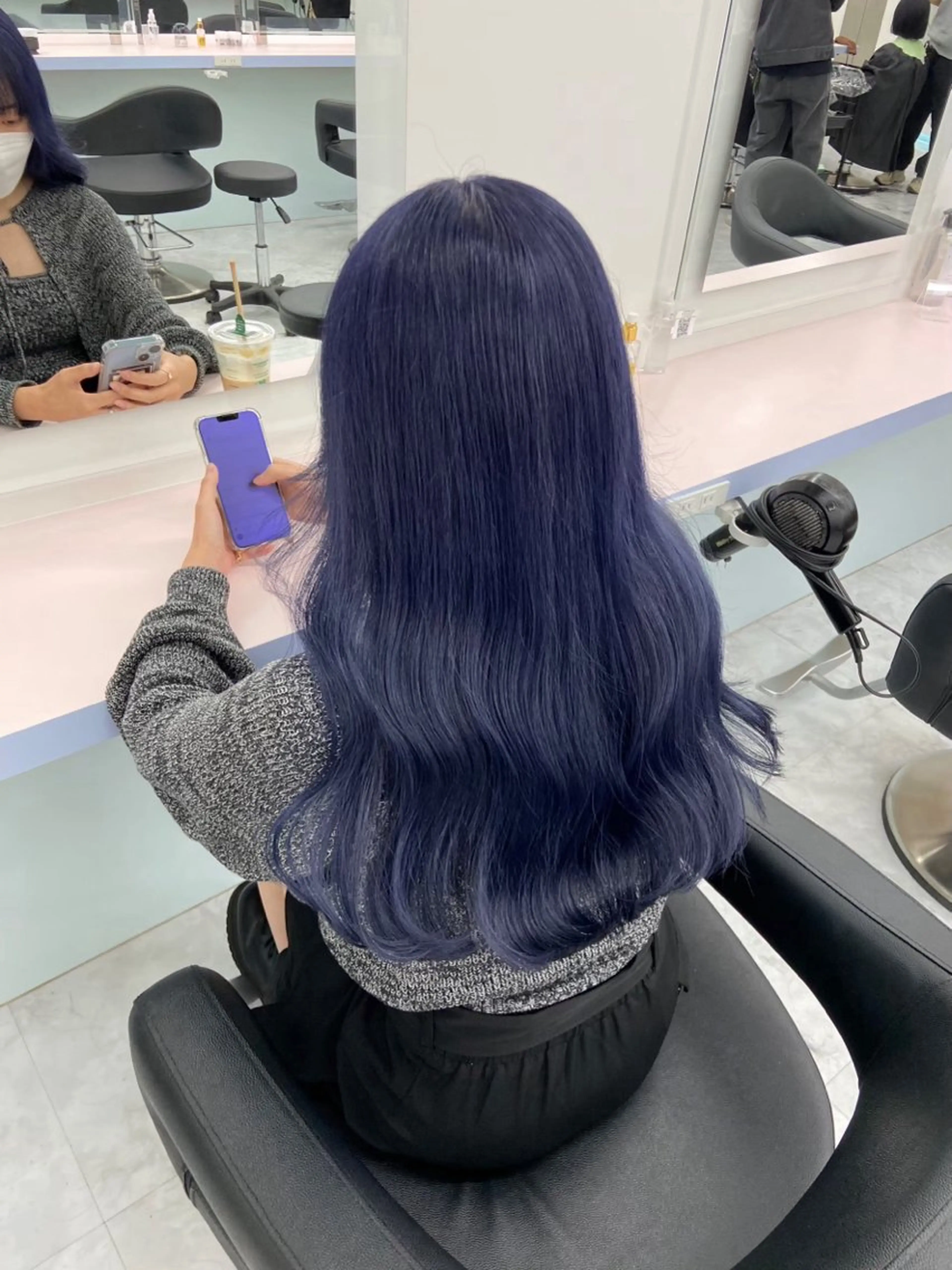 ロング カラー パーマ ヘアアレンジ 透明感ブリーチカラー 🌈TOMOHIROのヘアスタイル