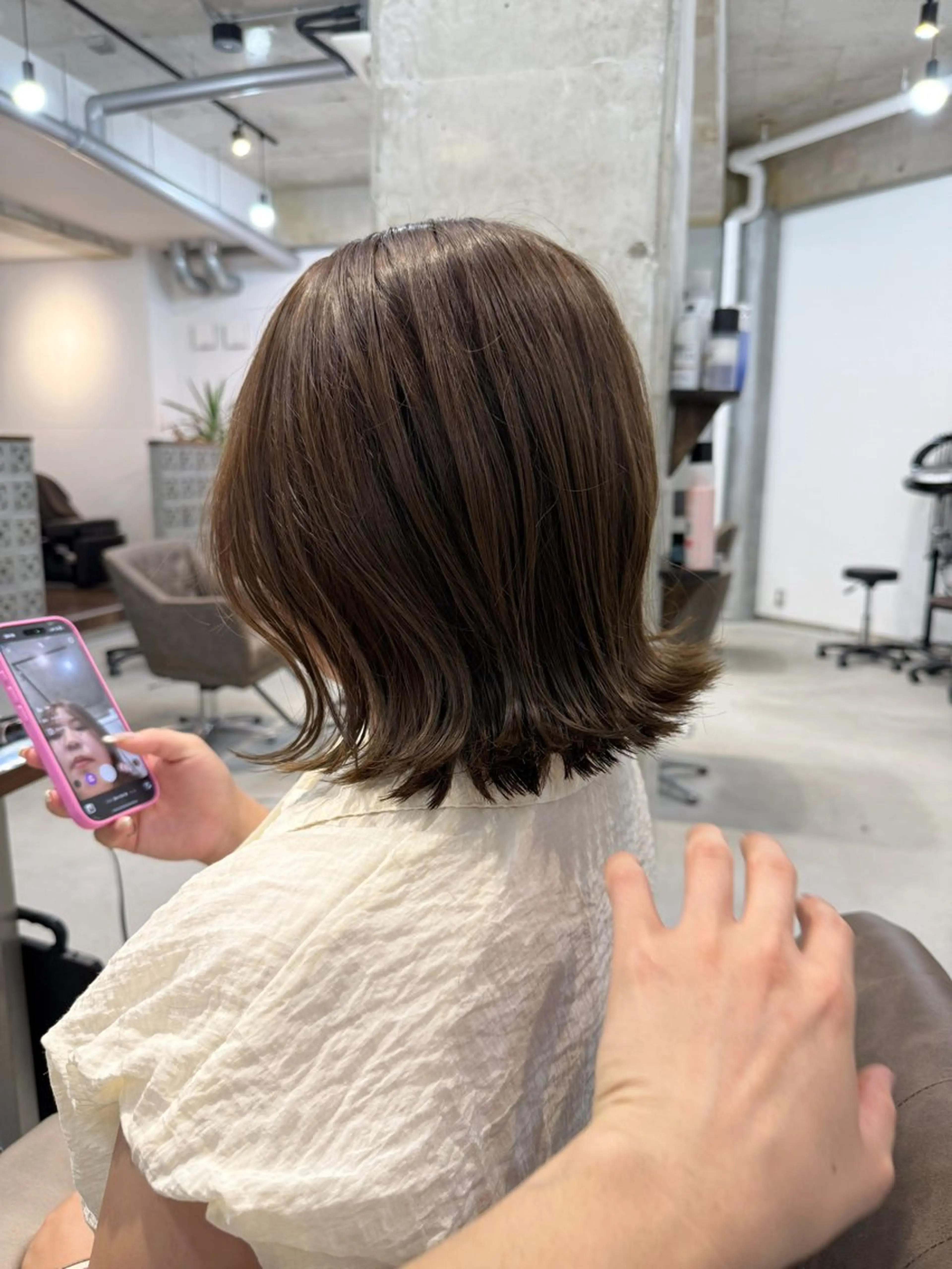 ミディアム カラー カット ヘアカラー トリートメント カイリ /レイヤーカットのヘアスタイル