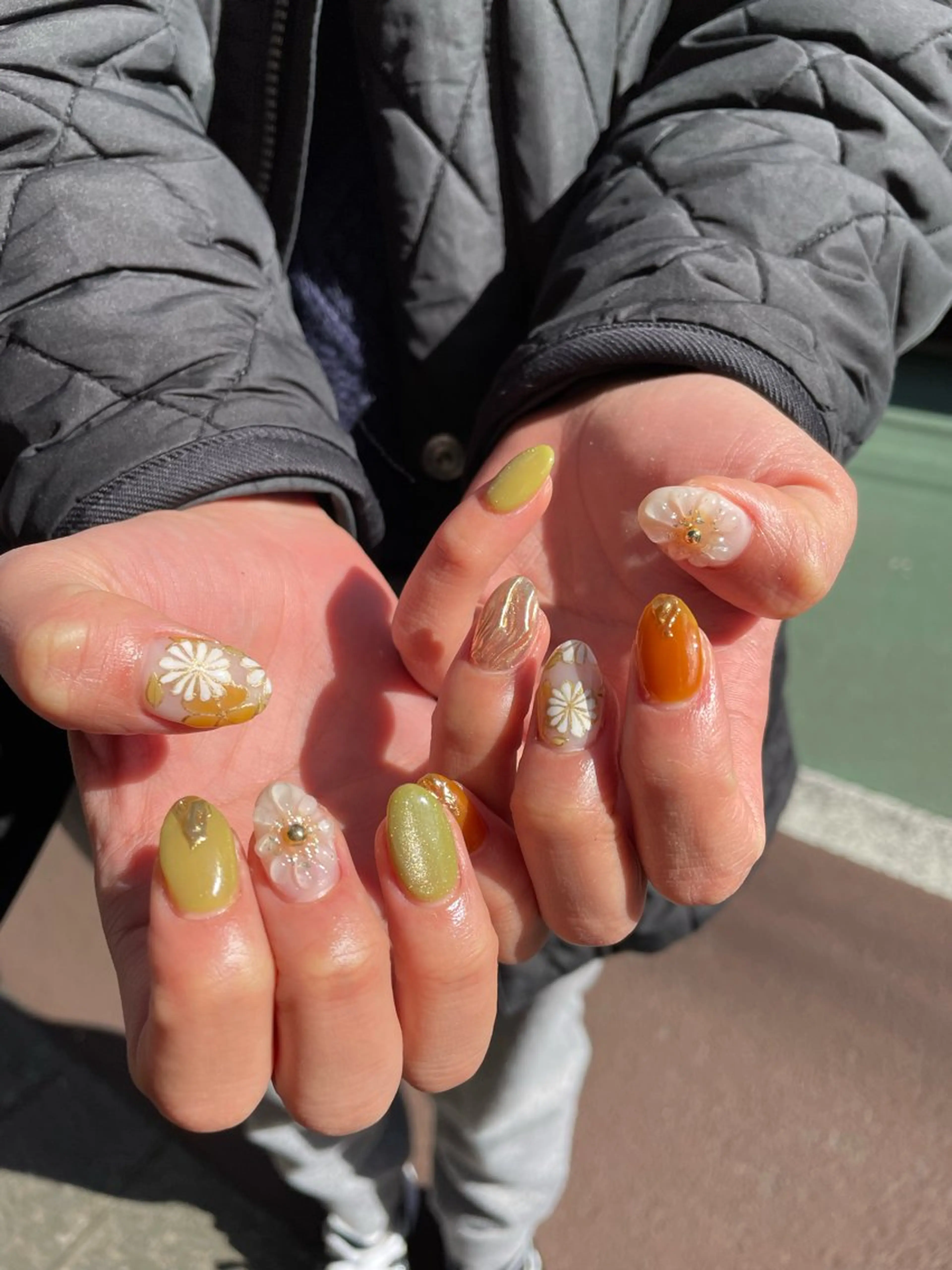 ネイル ハンドネイル ハンドケア R'well所属・はばすみれ🎀ﾈｲﾙ 光ﾌｪｲｼｬﾙ ﾍｱのネイルデザイン