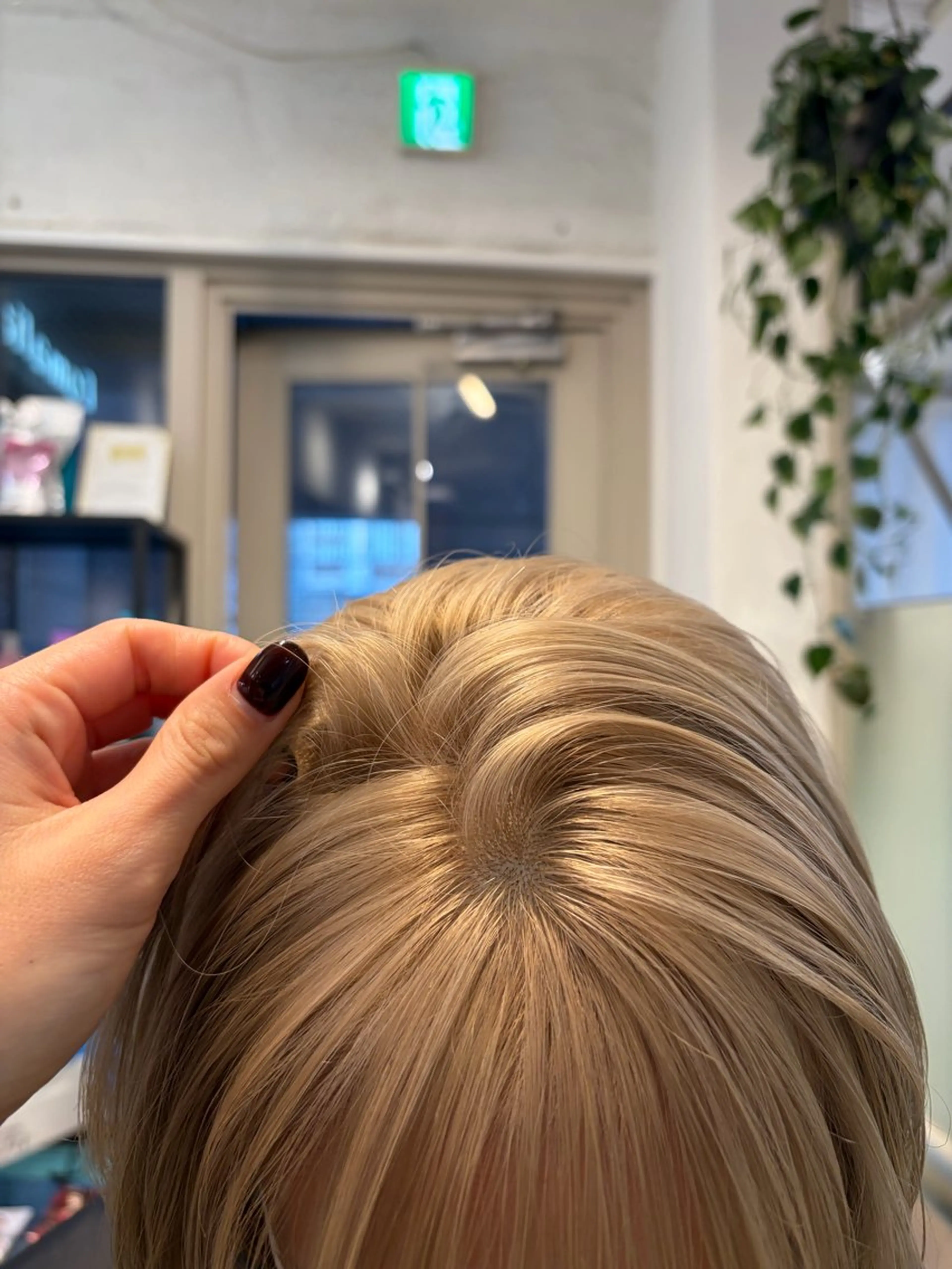 ショート カラー ミルクティー× グレージュMOMOのヘアスタイル