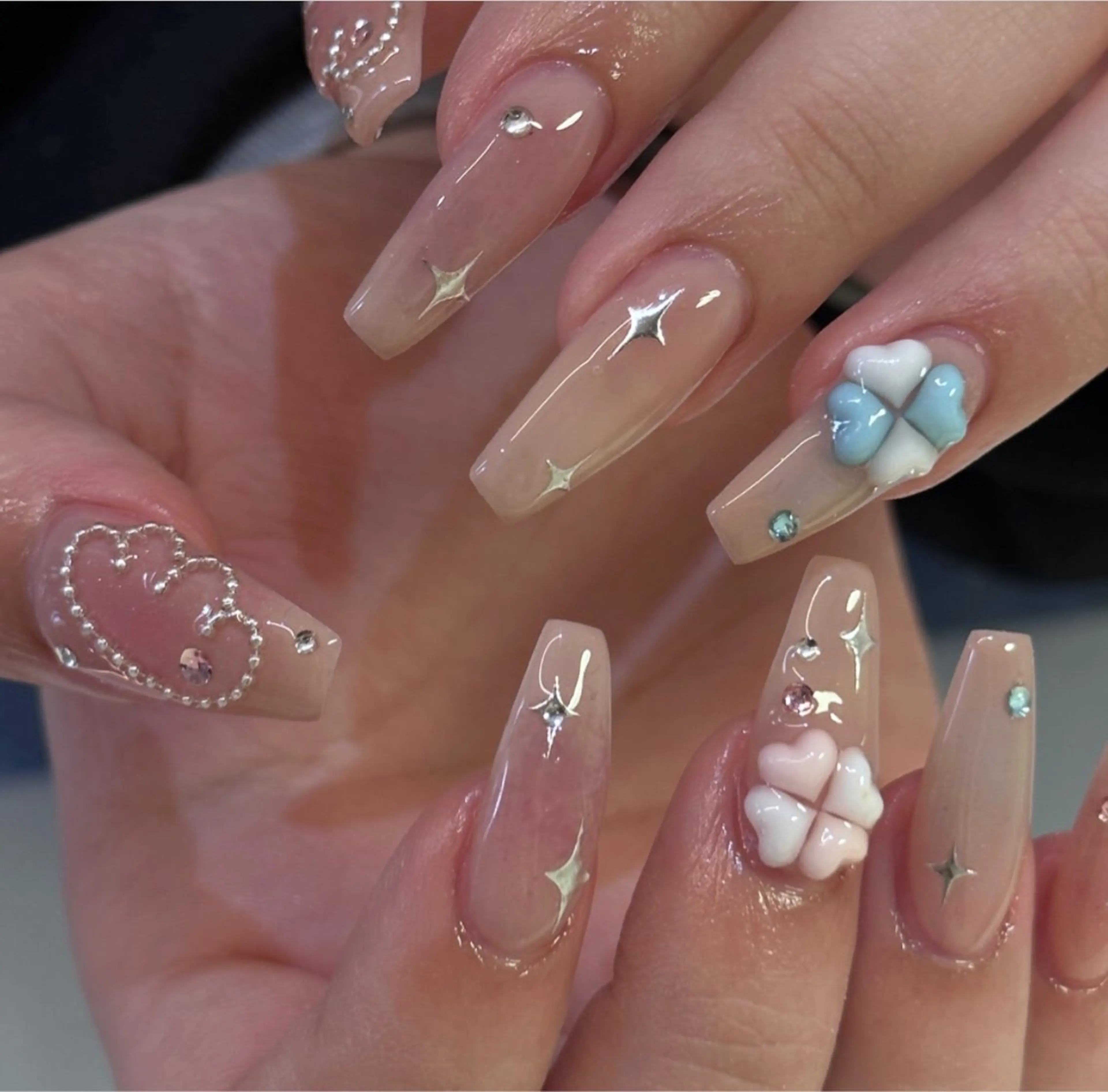 ネイル 長さ出し グラデーション キラキラネイル 韓国ネイル ラメ(グリッター) ハンドネイル ハンドケア Chisa Nail Studio所属・チ サのネイルデザイン