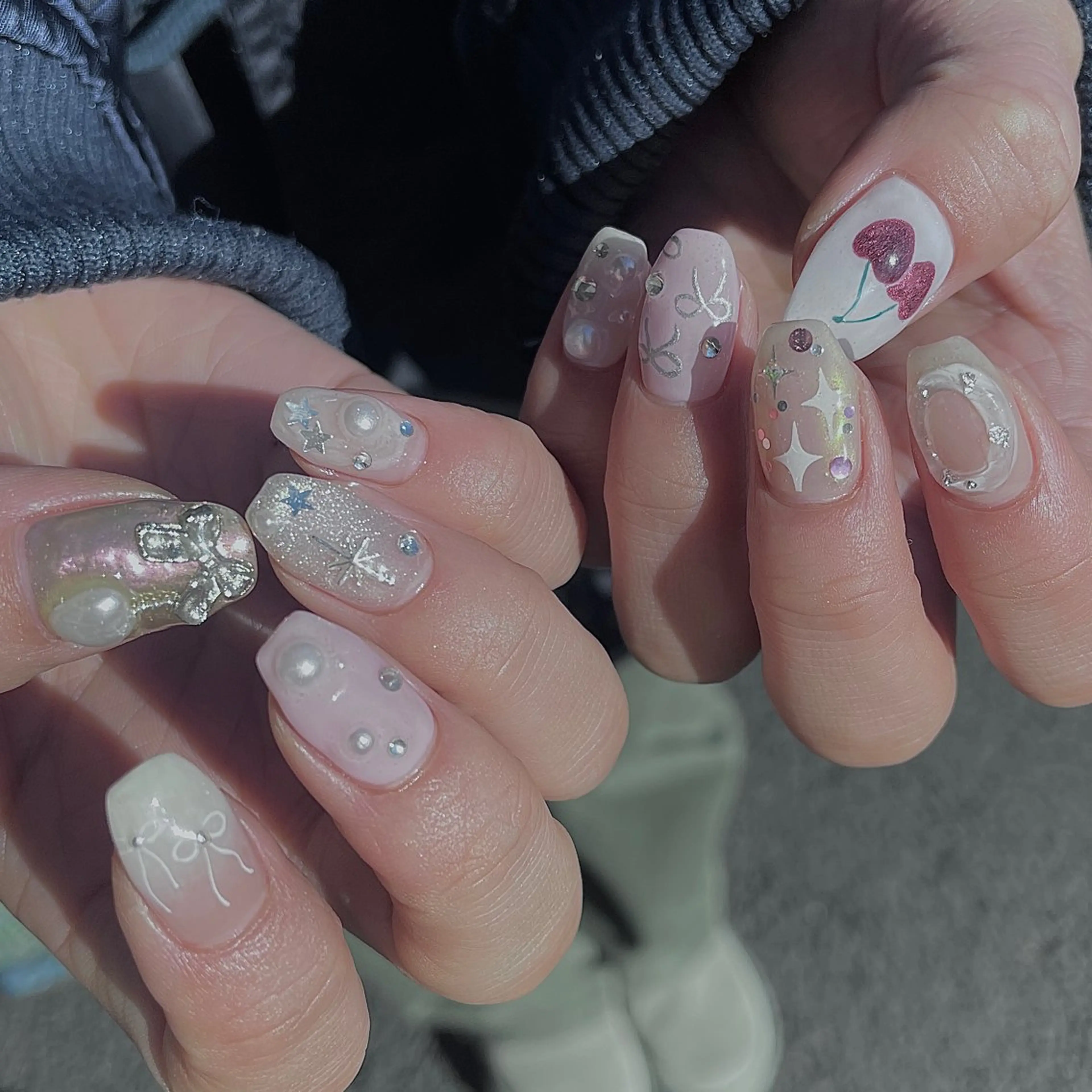 ネイル オーロラネイル キラキラネイル 韓国ネイル マグネットネイル リボン ハンドネイル acs.n所属・ネイル,耳つぼ 風間すみれのその他イメージ