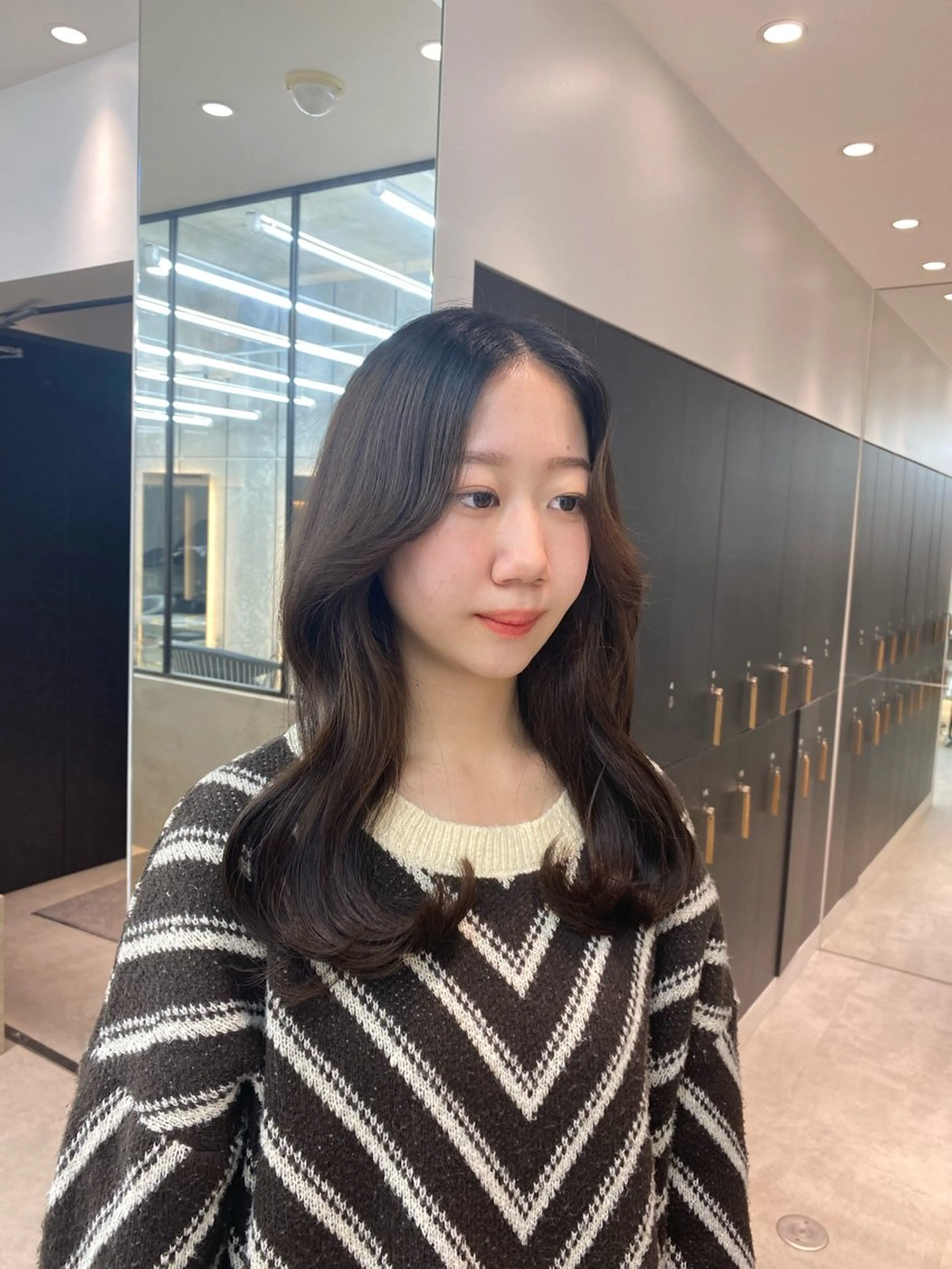 セミロング カラー くびれヘア ボブ縮毛矯正 韓国レイヤーRINAのヘアスタイル