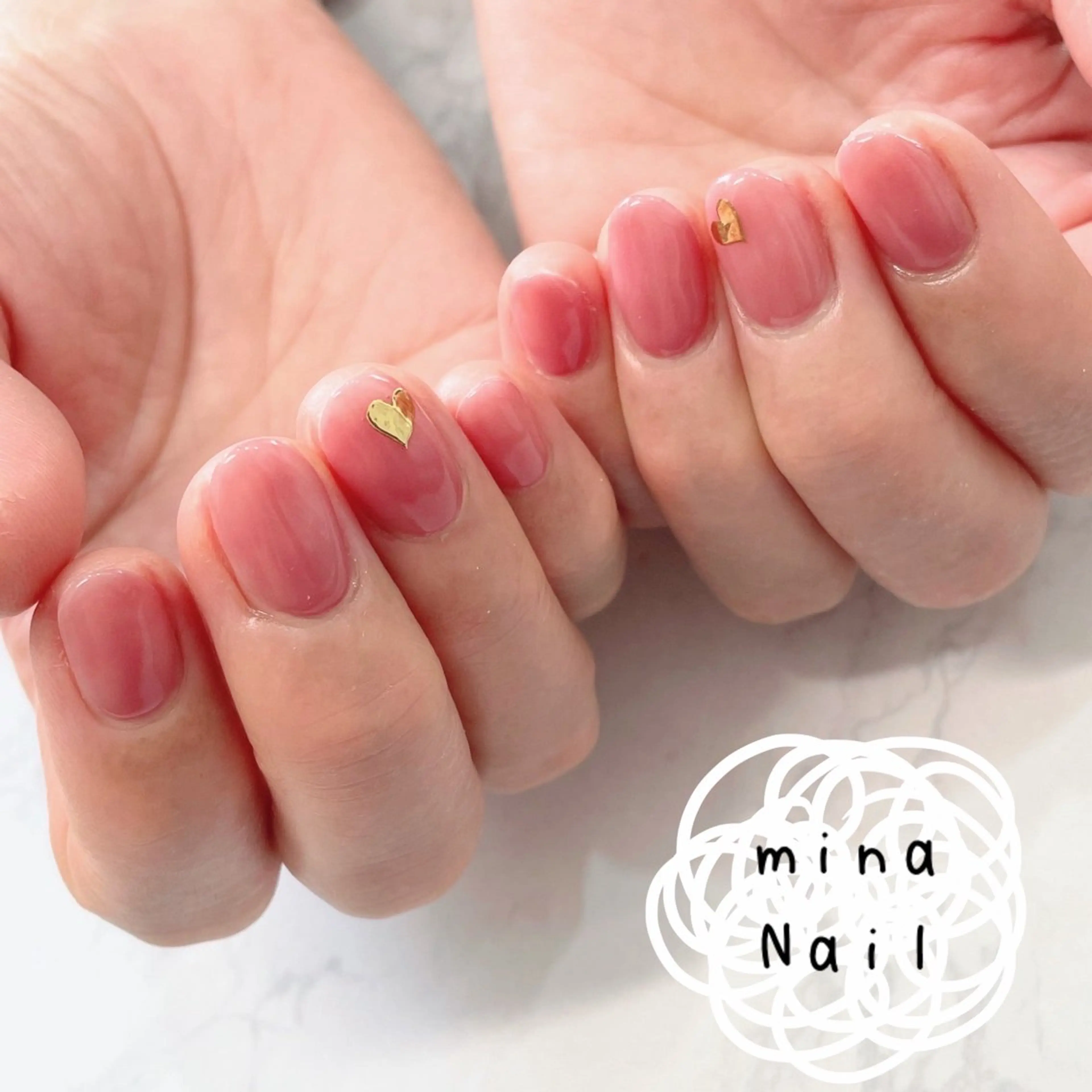 ネイル ゴールド ハート ワンカラーネイル ピンク シンプルネイル mina Nailのネイルデザイン