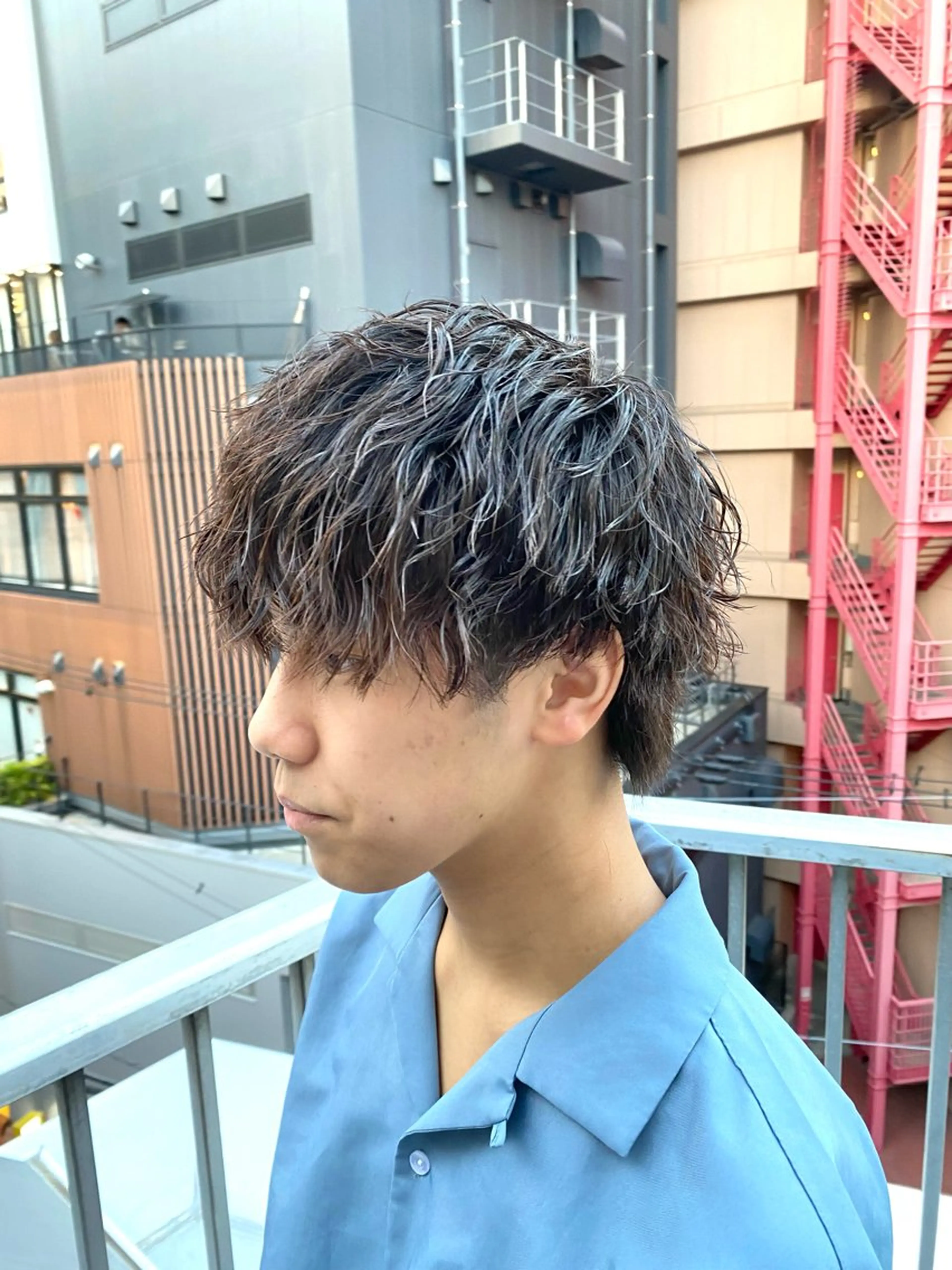 パーマ メンズ アップバング マッシュ メンズパーマ メンズツイストパーマ ツイストスパイラルパーマ 心斎橋本町メンズ 美容師ユースケのヘアスタイル