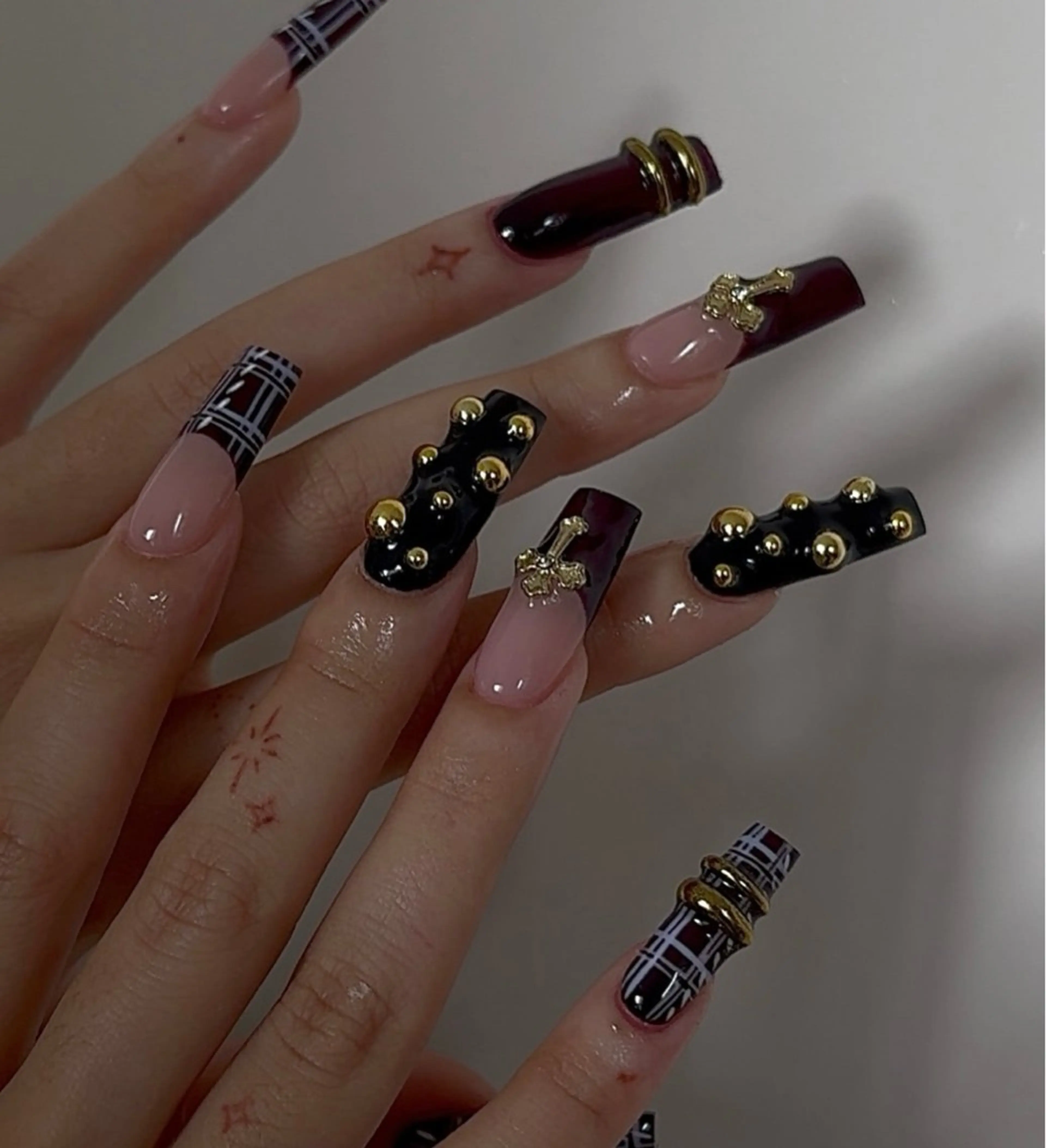 ネイル アートネイル ジェルネイル キラキラネイル ミラーネイル ニュアンスネイル ハンドネイル Ryu Nail Studio所属・Ryu Nail 新大久保のネイルデザイン