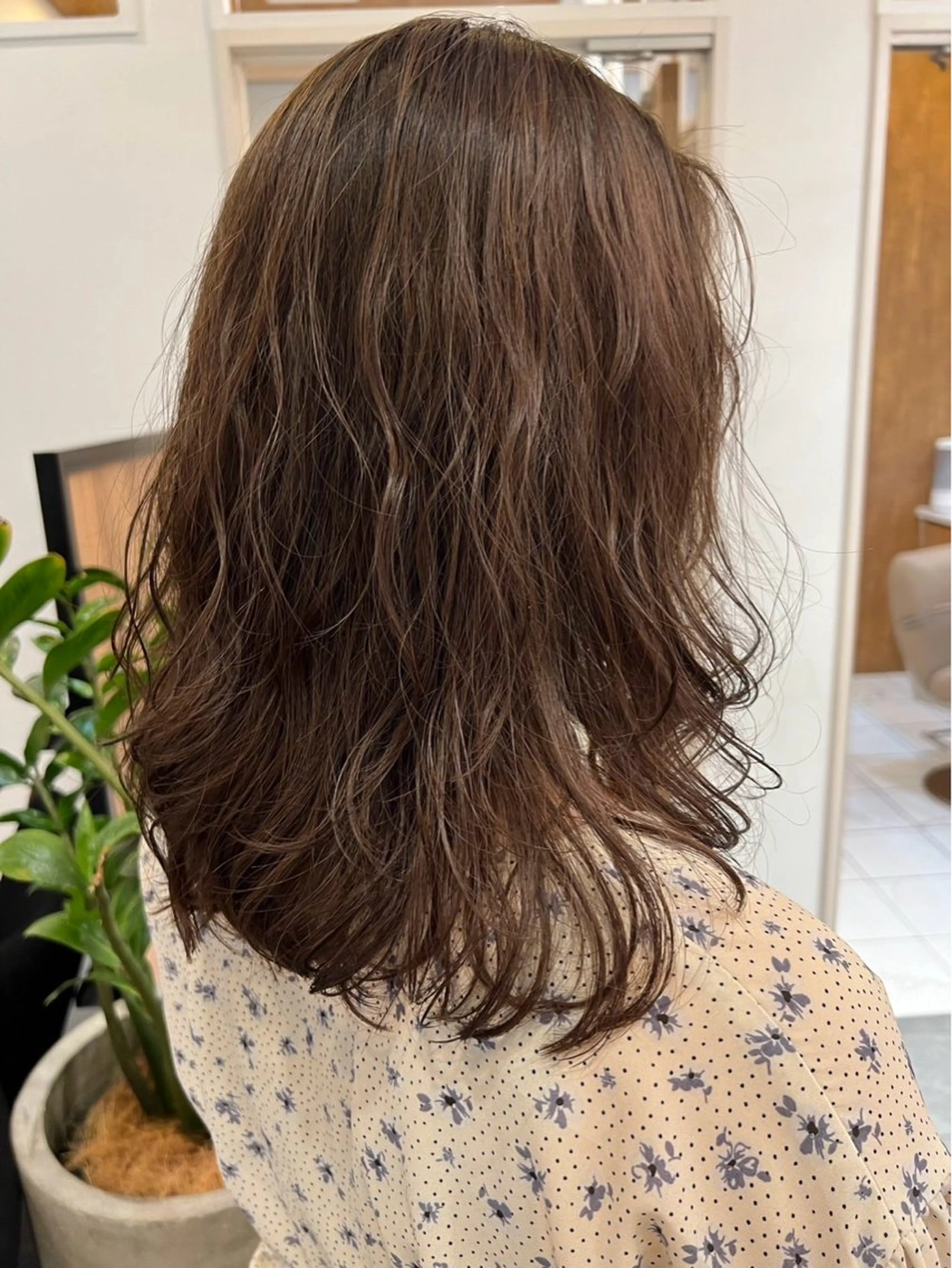 セミロング パーマ BEAUTRIUM 穂乃香のヘアスタイル