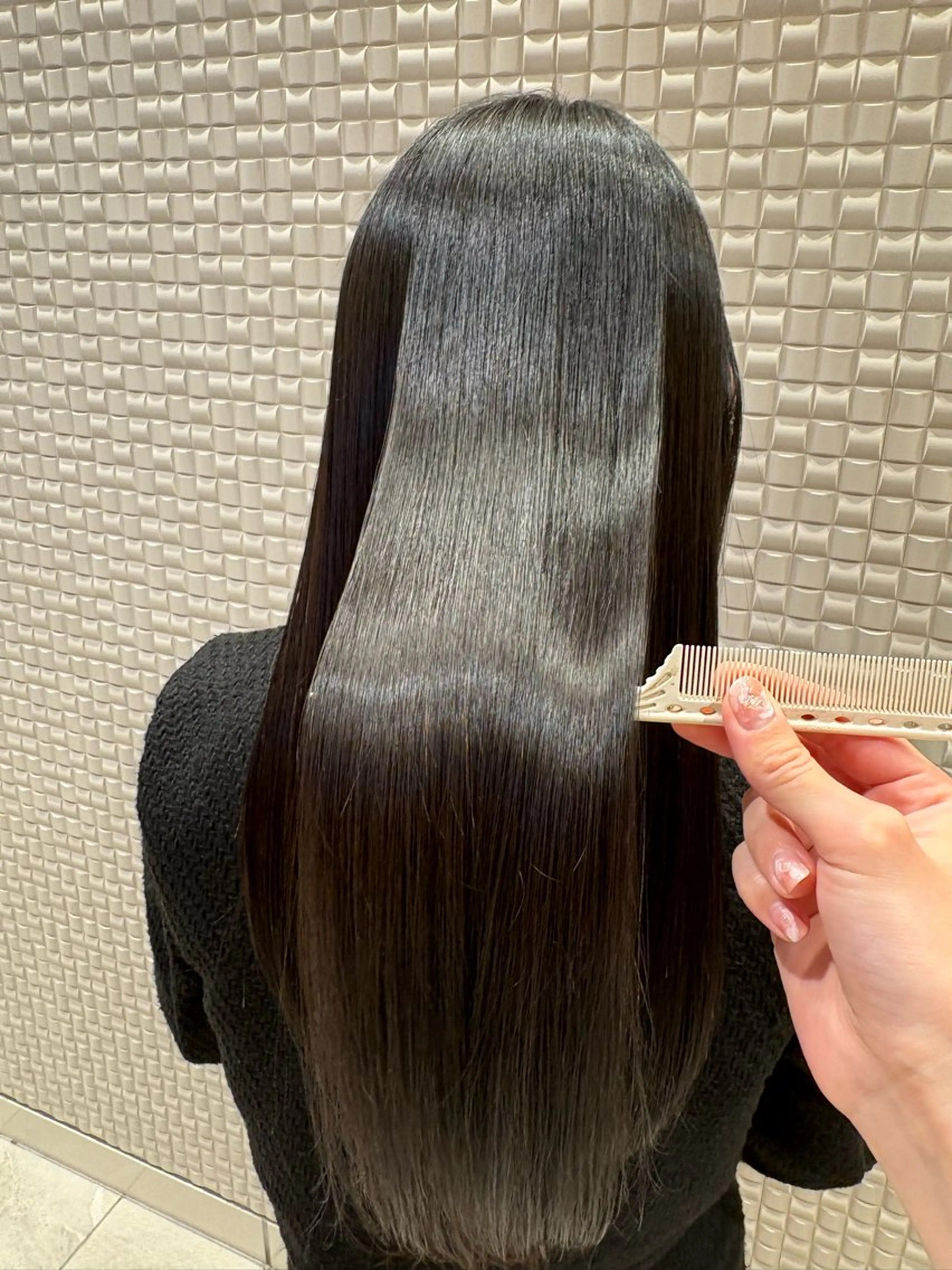 ロング 中間 愛加のヘアスタイル