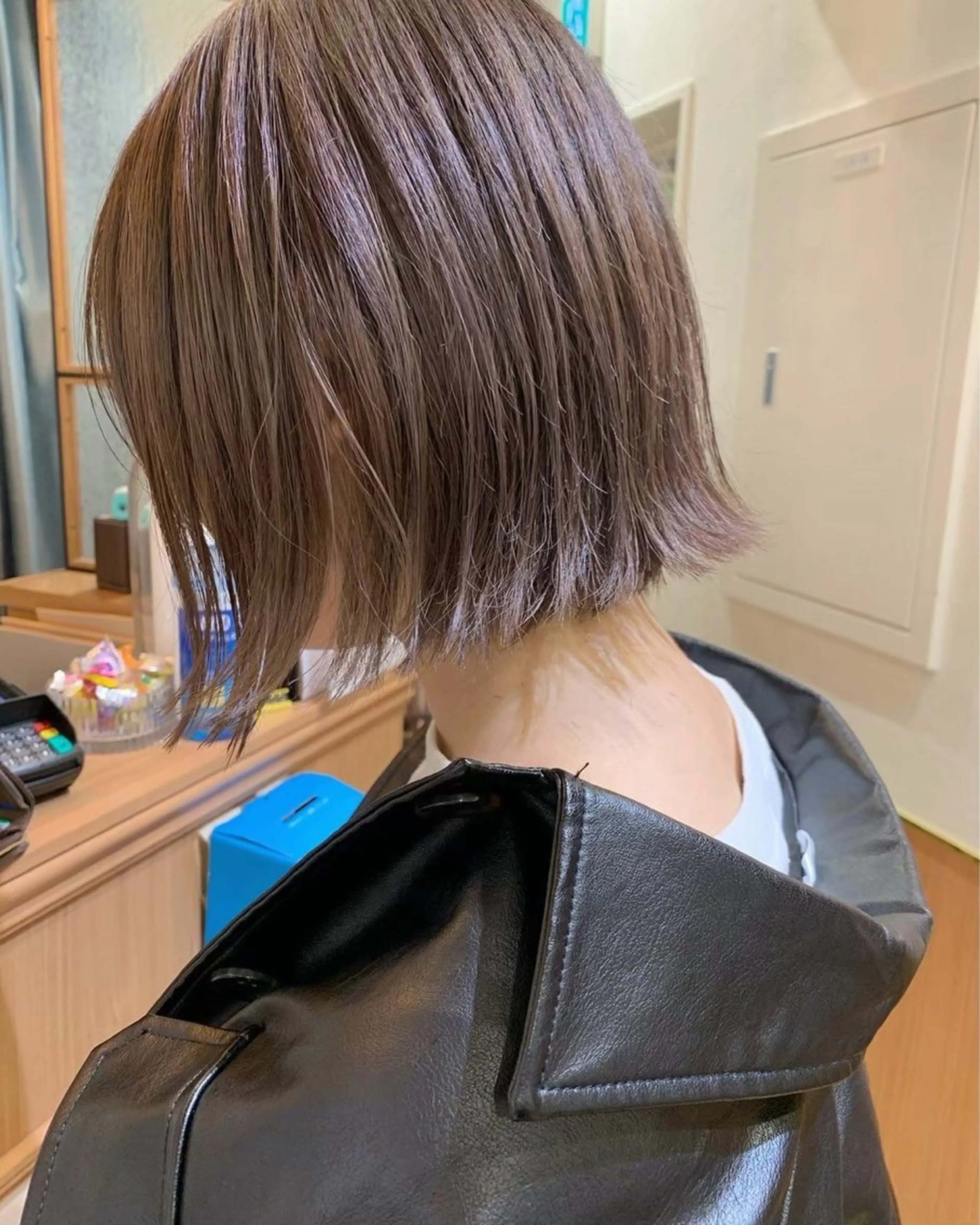 ミディアム カット ヘアカラー トリートメント Hello by Sea所属・レイヤー/ボブ/艶髪 /顔周り/伊藤　勇司のヘアスタイル
