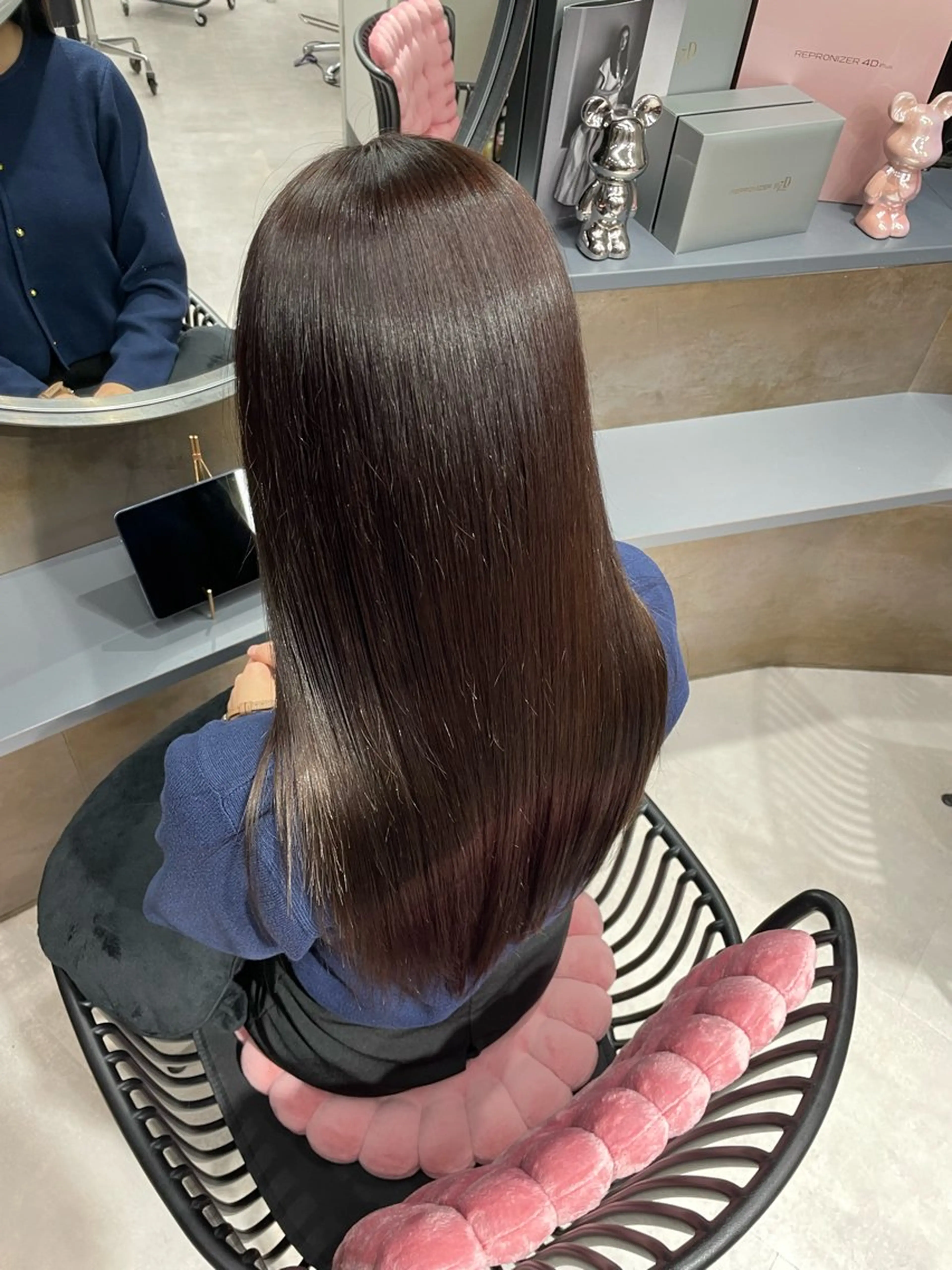 セミロング 半個室サロンyoures hair 髪質改善トリートメント東新宿店所属・榊原竜弥 髪質改善/美髪作りのヘアスタイル