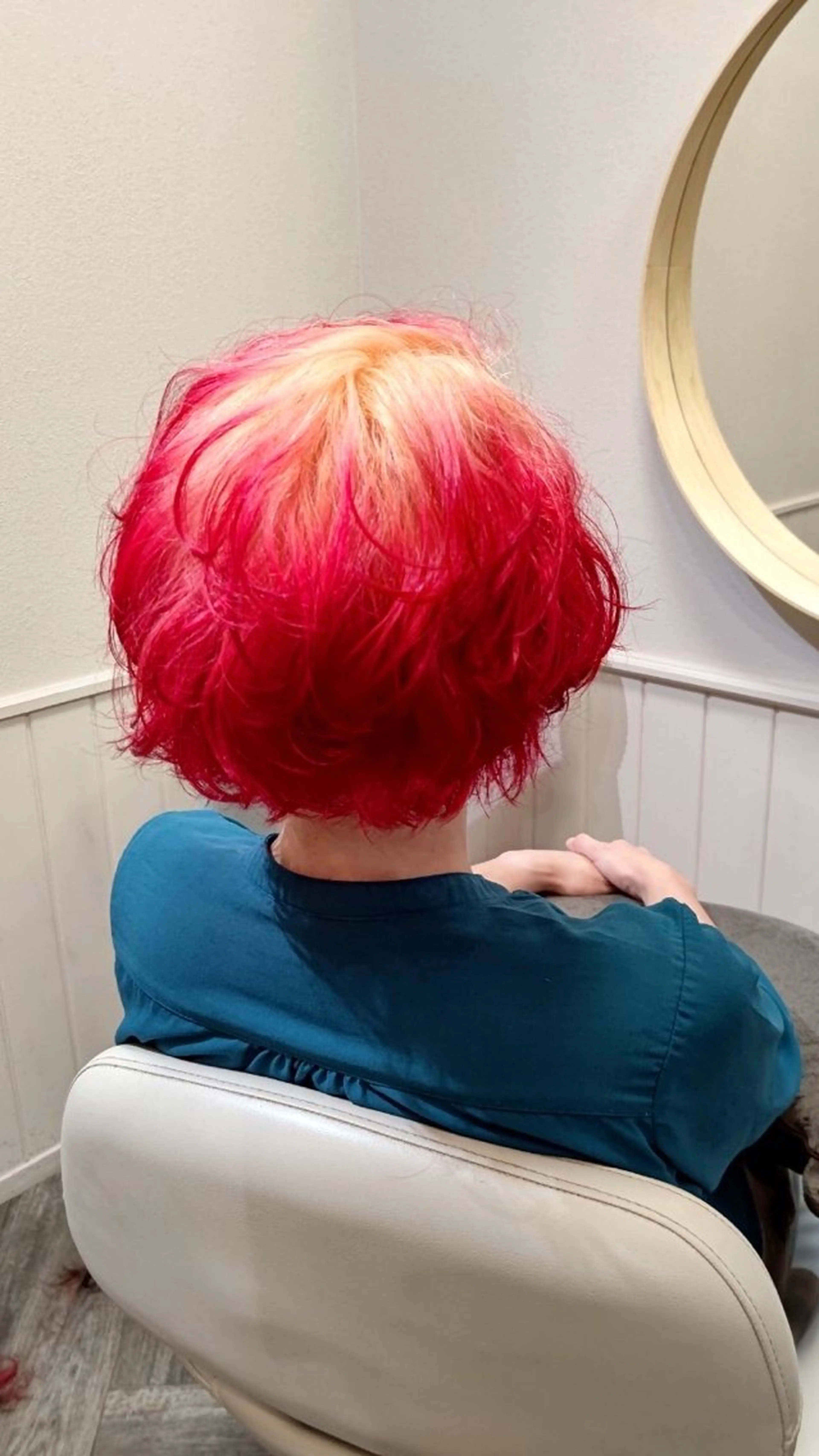 ショート ハイライト 髪質改善 レイヤーカット トリートメント ヘアカラー ✨髪質改善美容師✨ Less シバタのヘアスタイル