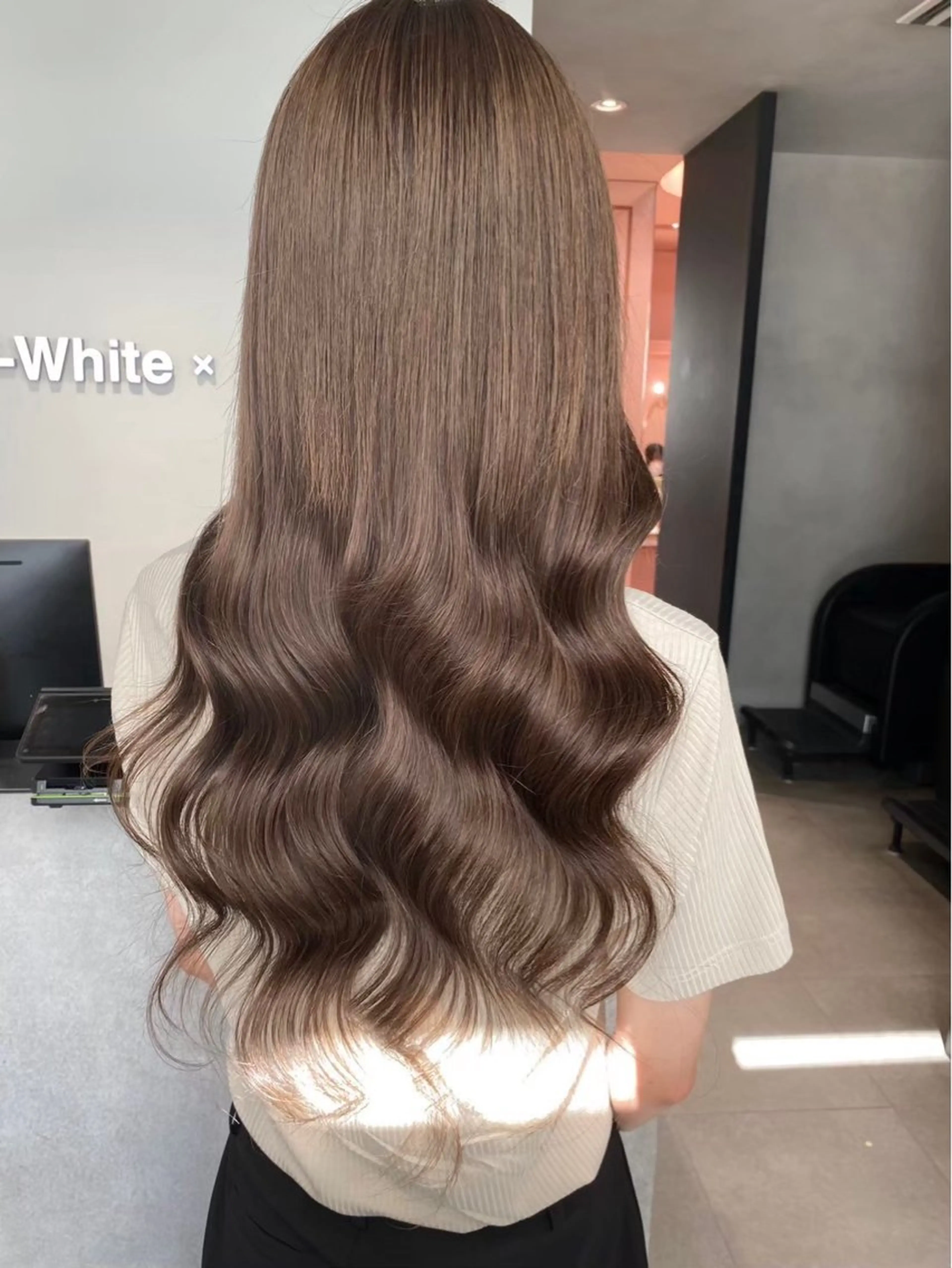 カラー 🖤offwhite KANA⛓のヘアスタイル